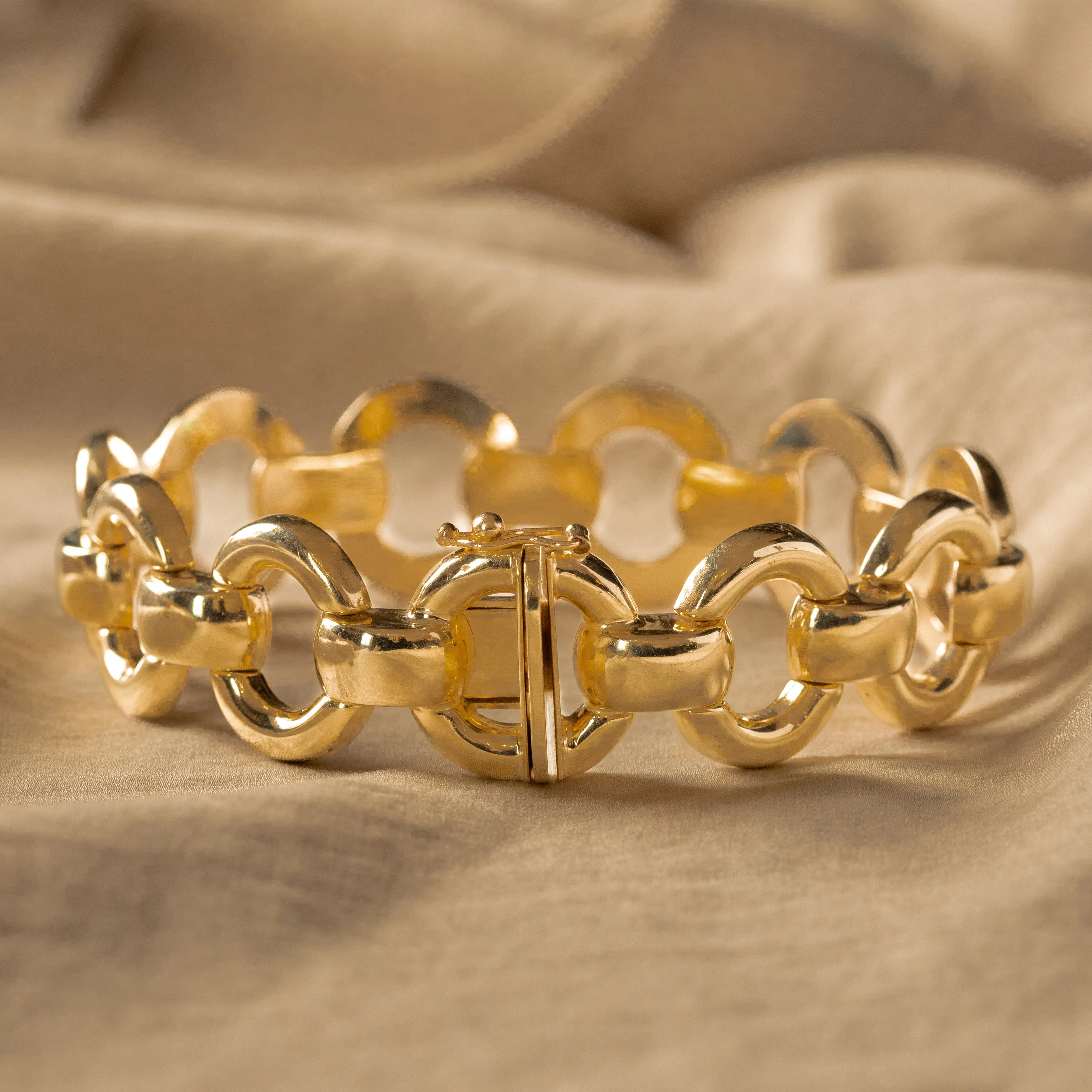 14K Yellow Gold Circle Link Bracelet