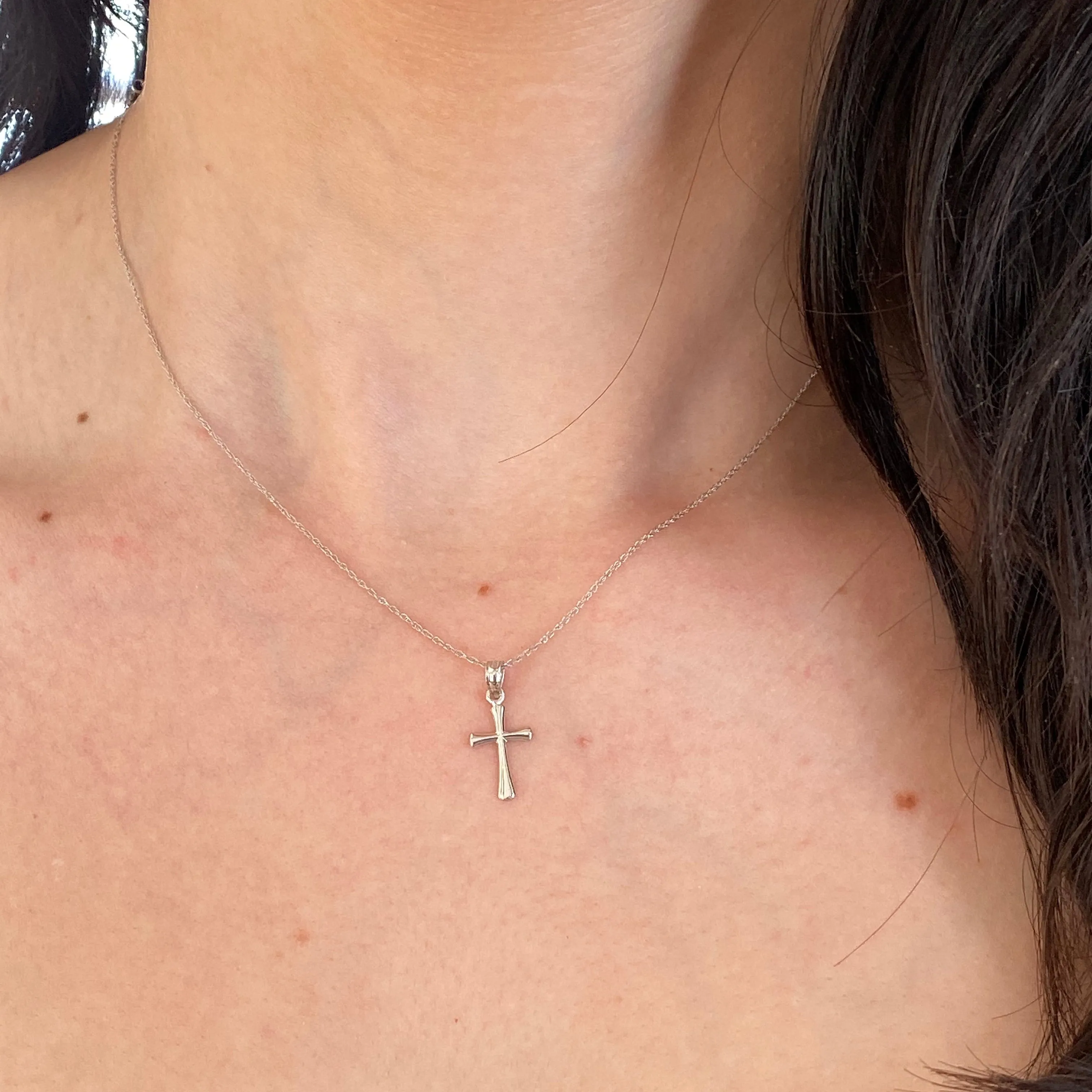 14KT White Gold Beveled Cross Pendant Necklace