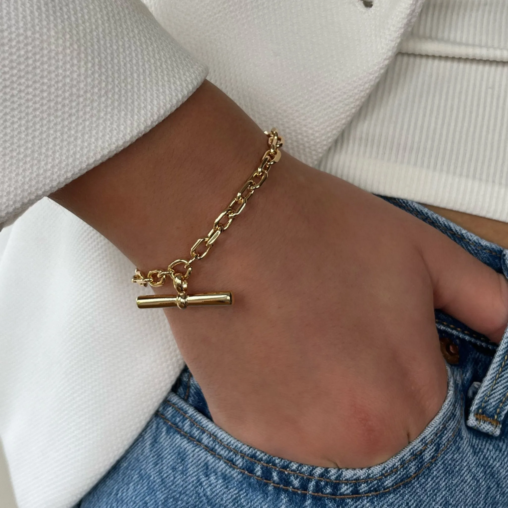 Absolute Gold T Bar Oval Link Bracelet