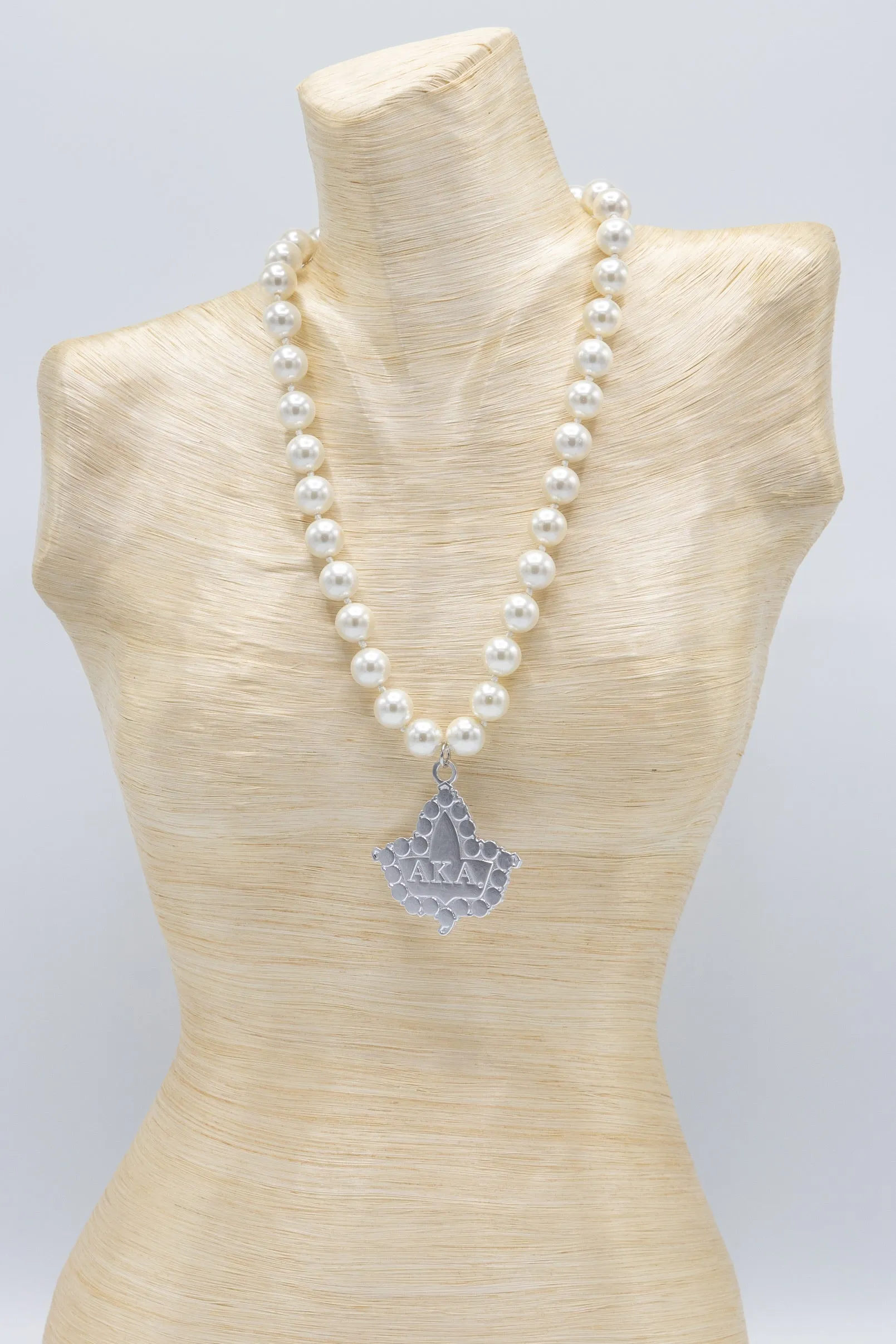 AKA Shell Pearl Pendant Necklaces and bracelets