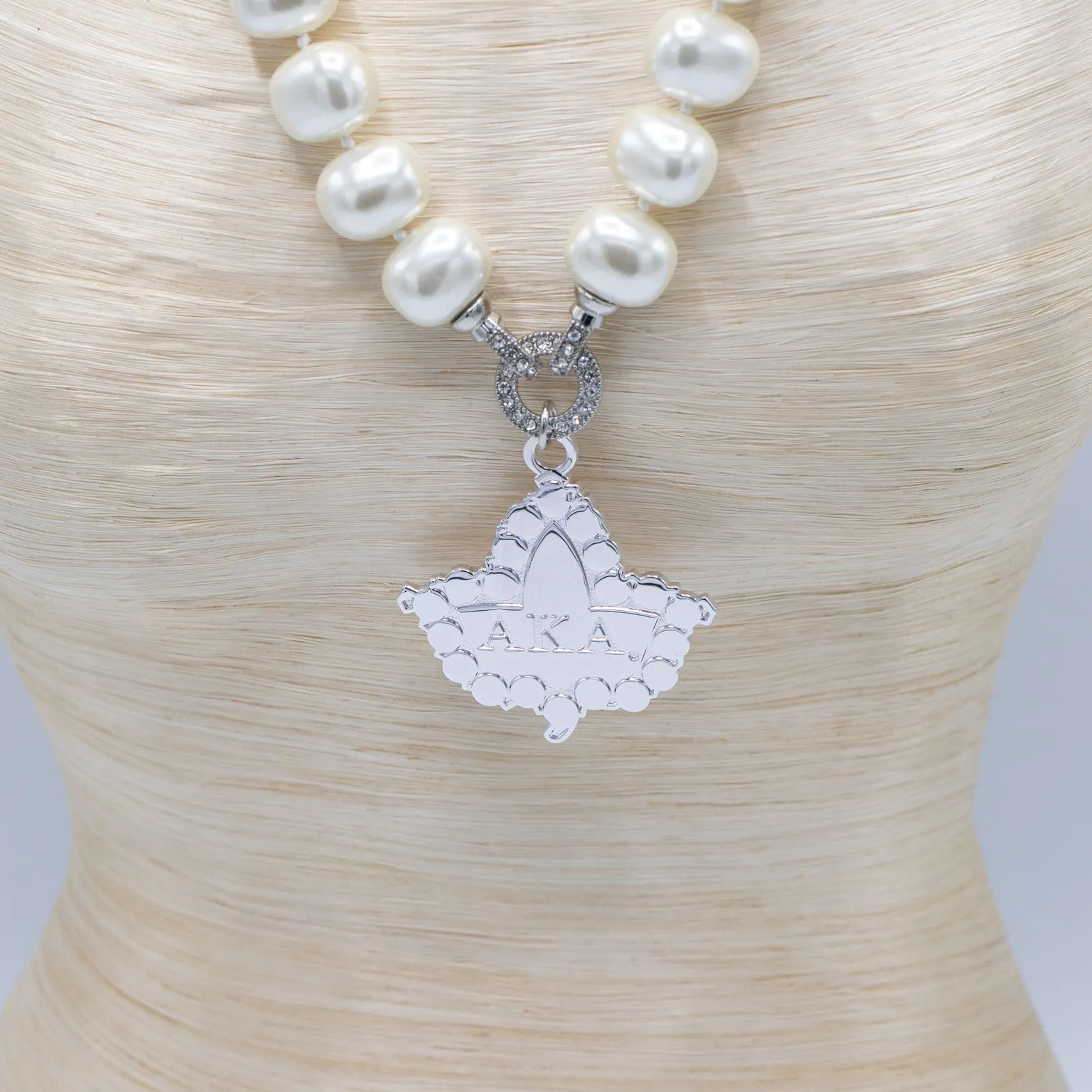 AKA Shell Pearl Pendant Necklaces and bracelets