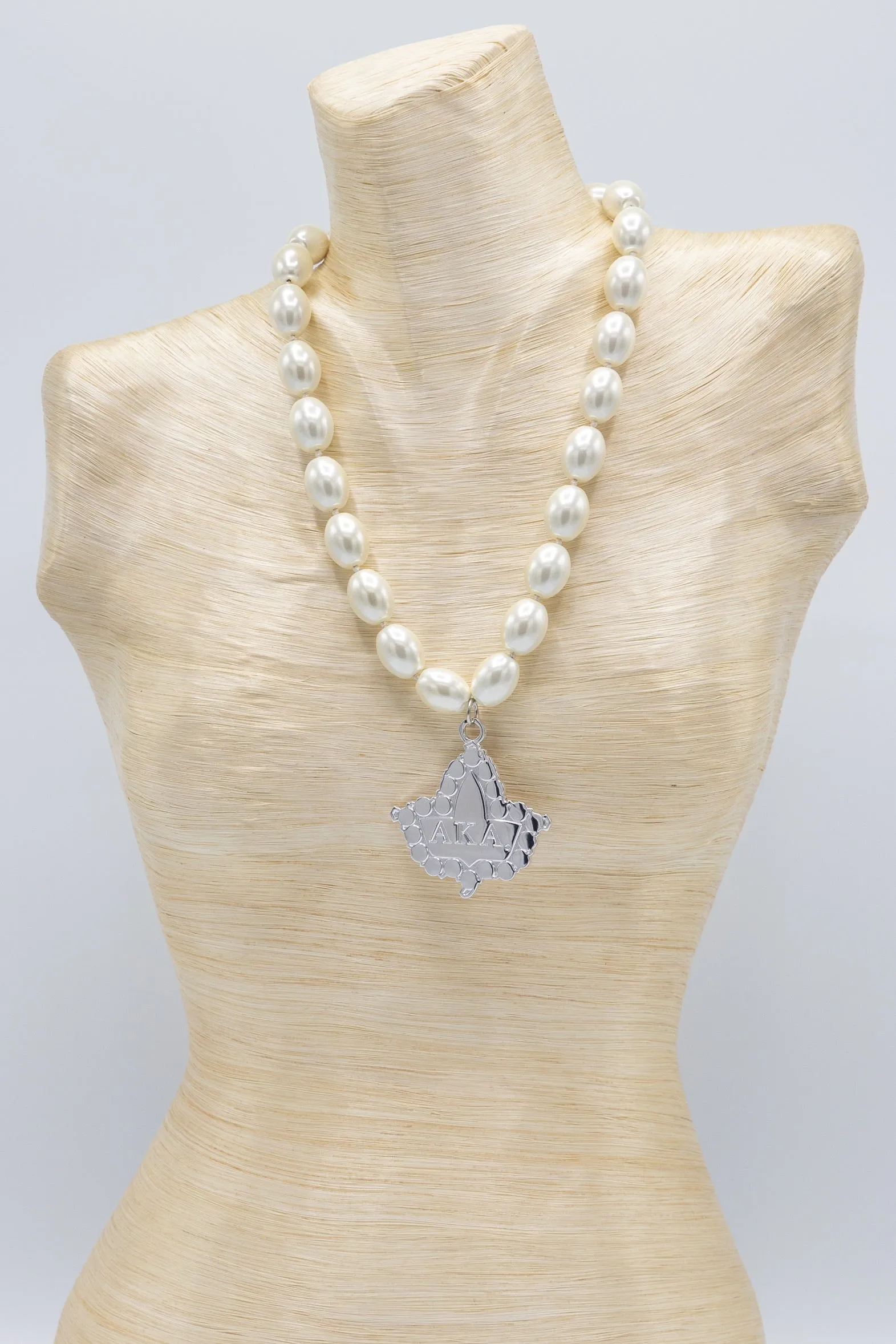 AKA Shell Pearl Pendant Necklaces and bracelets
