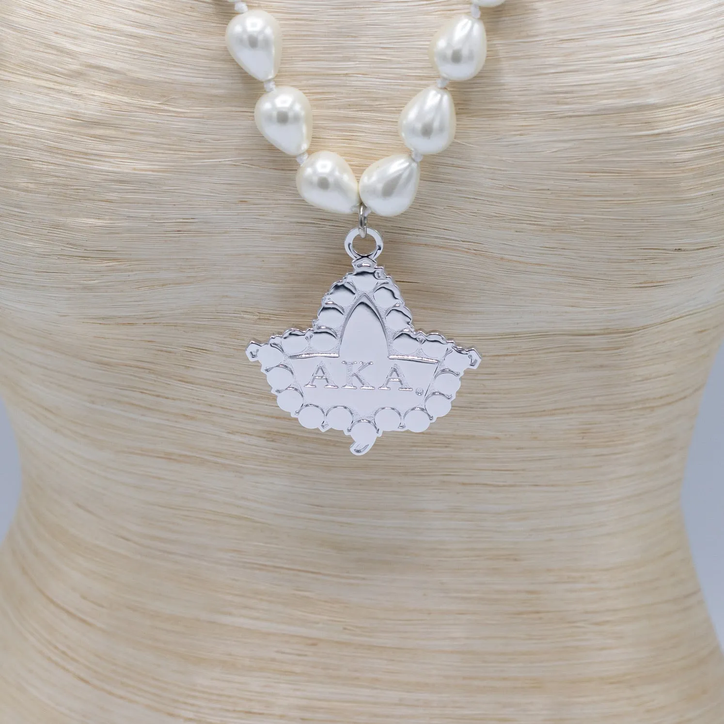 AKA Shell Pearl Pendant Necklaces and bracelets
