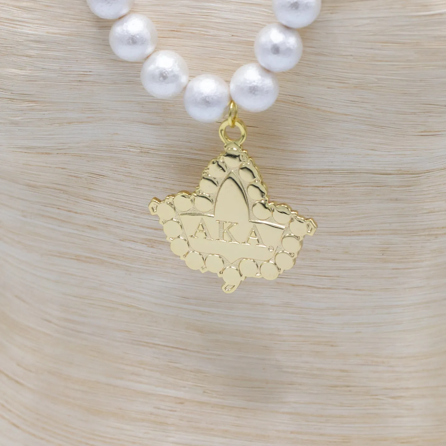 AKA Shell Pearl Pendant Necklaces and bracelets