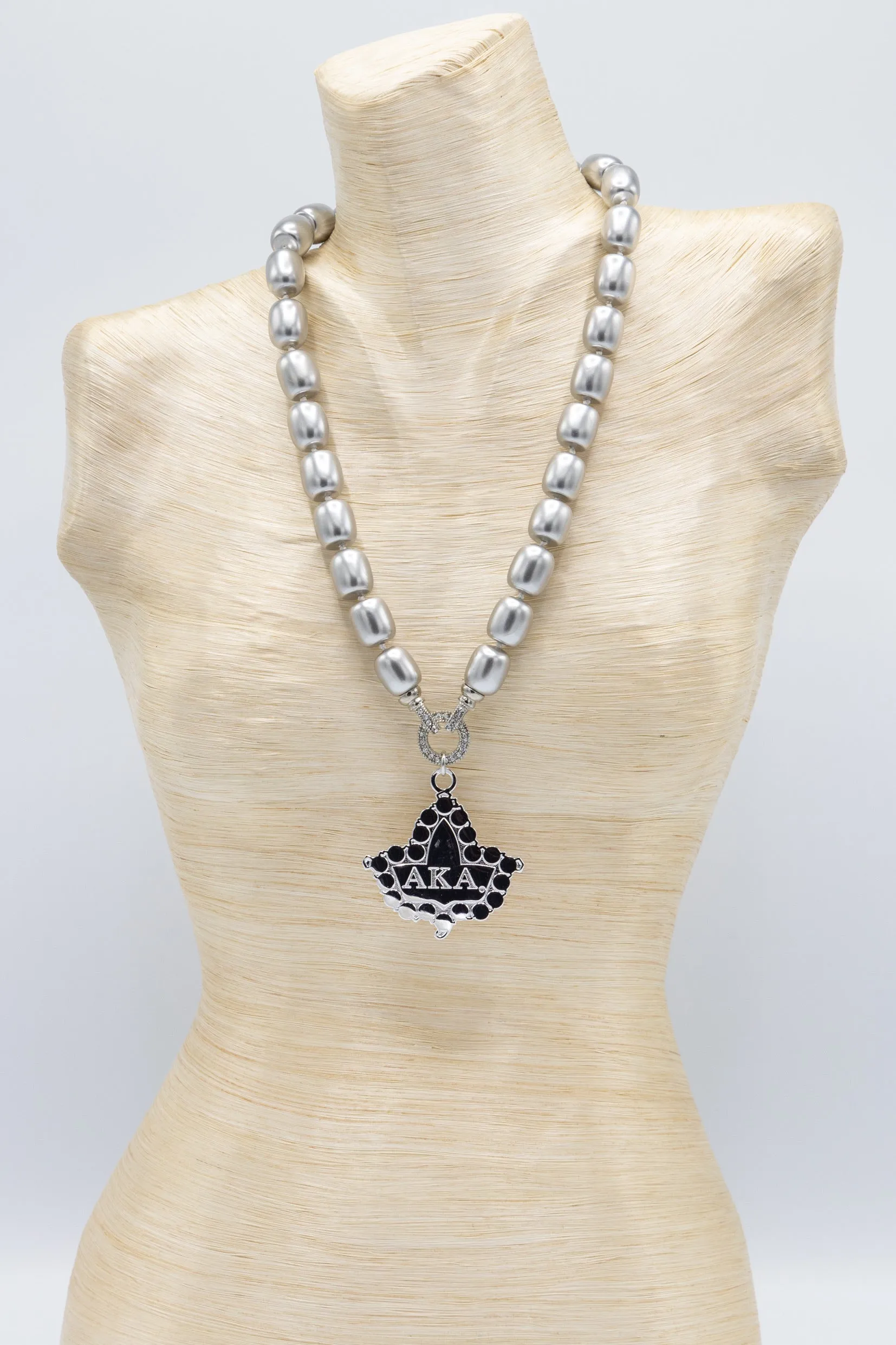 AKA Shell Pearl Pendant Necklaces and bracelets
