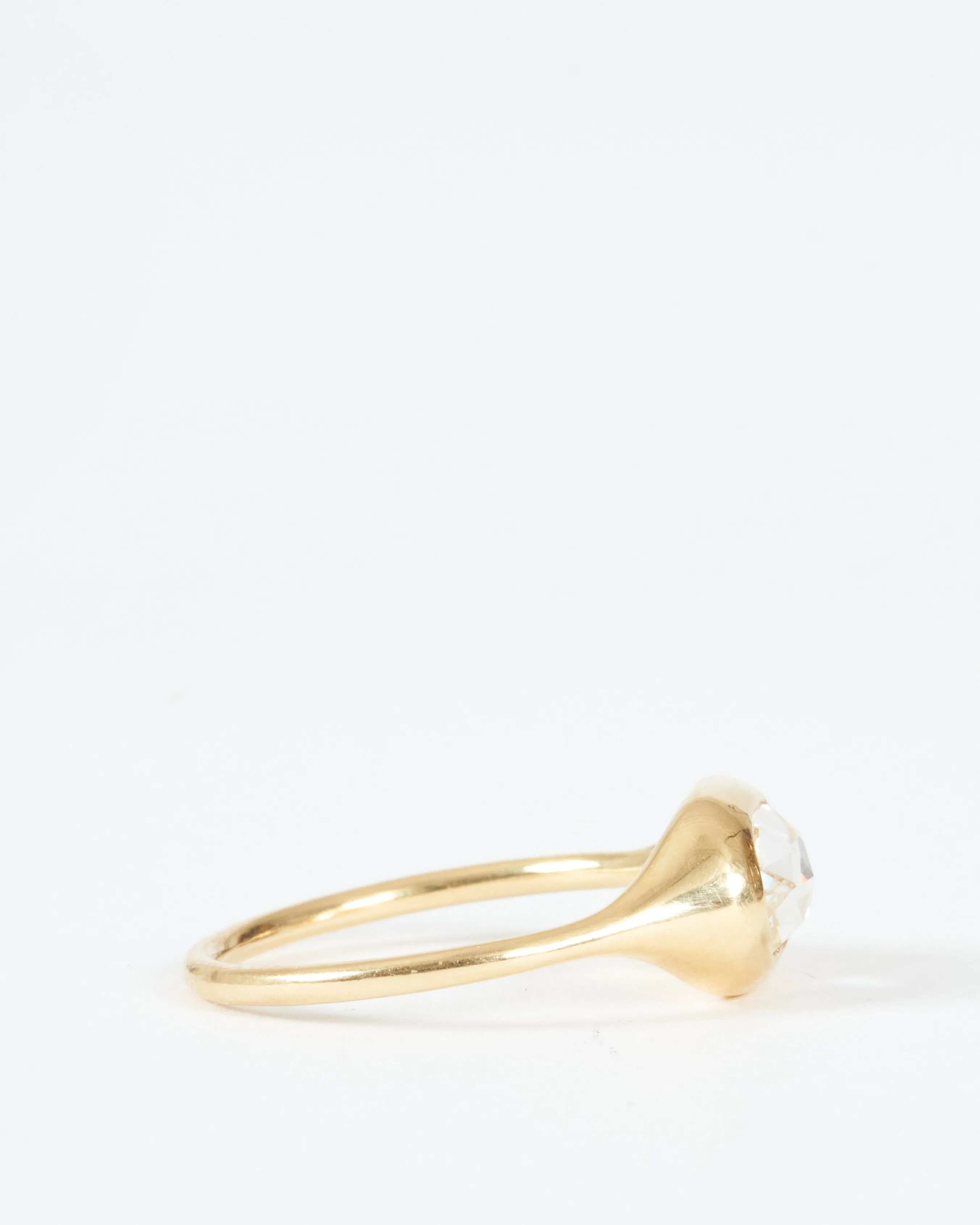 carved ring east/west oval