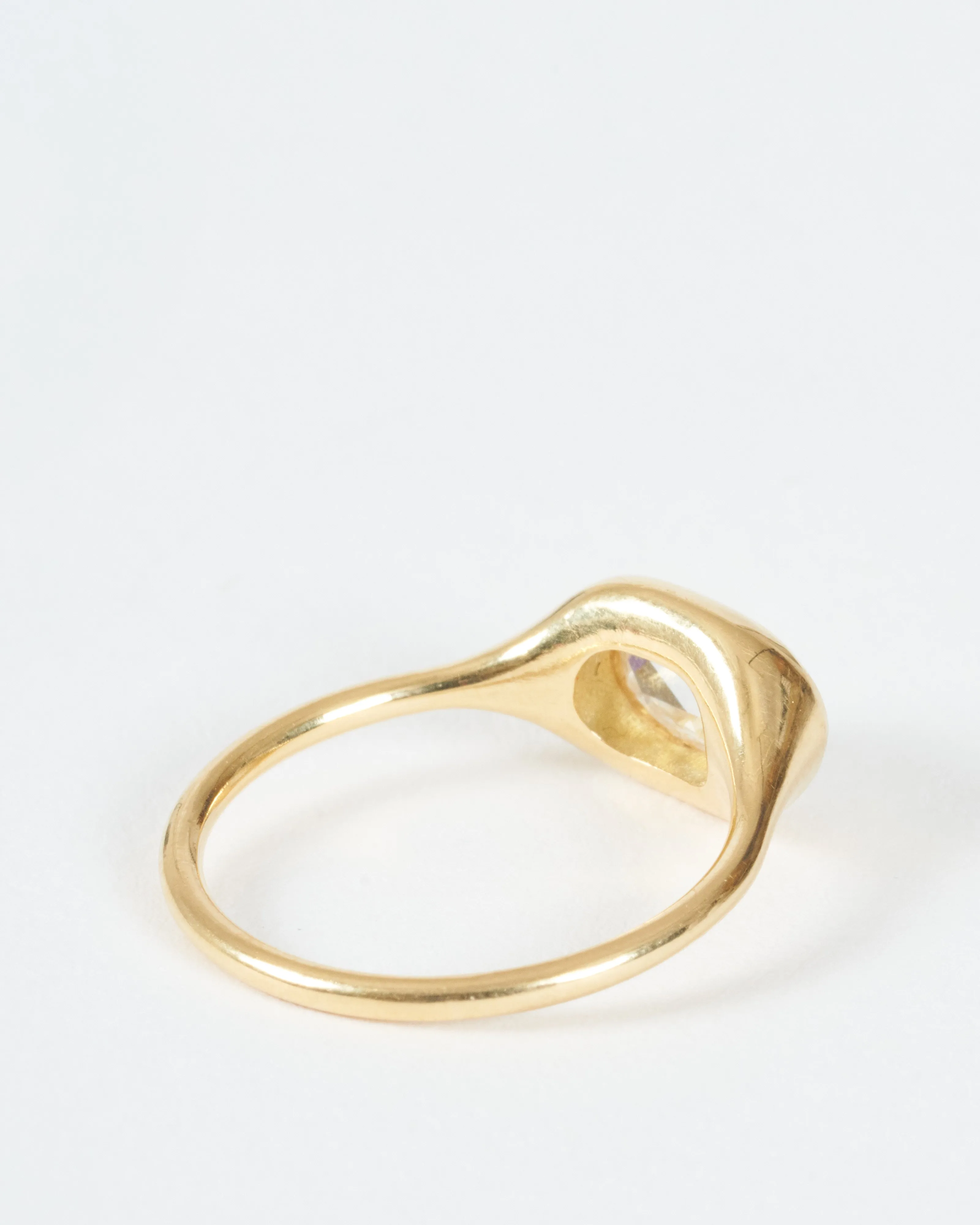 carved ring east/west oval
