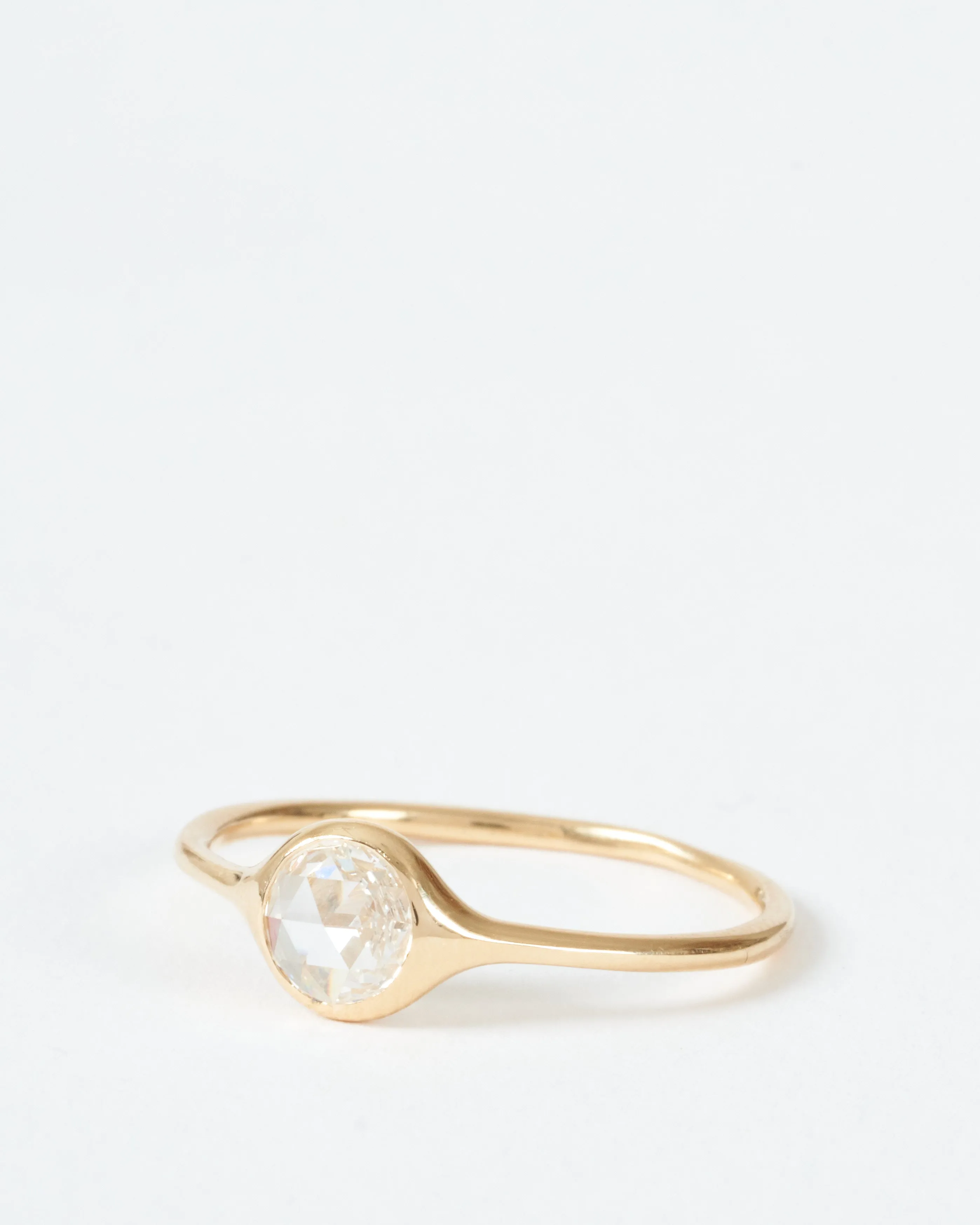 carved ring round