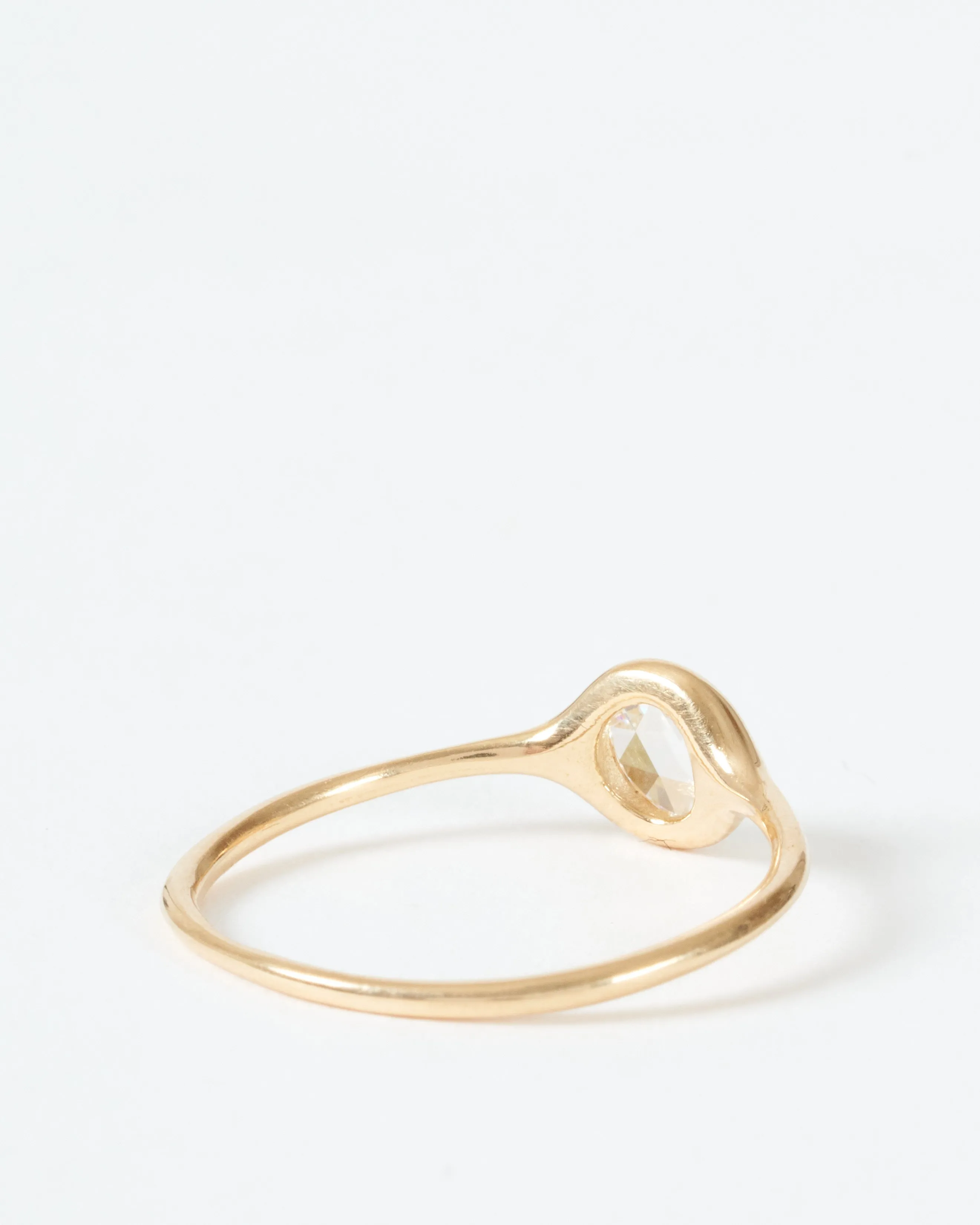 carved ring round