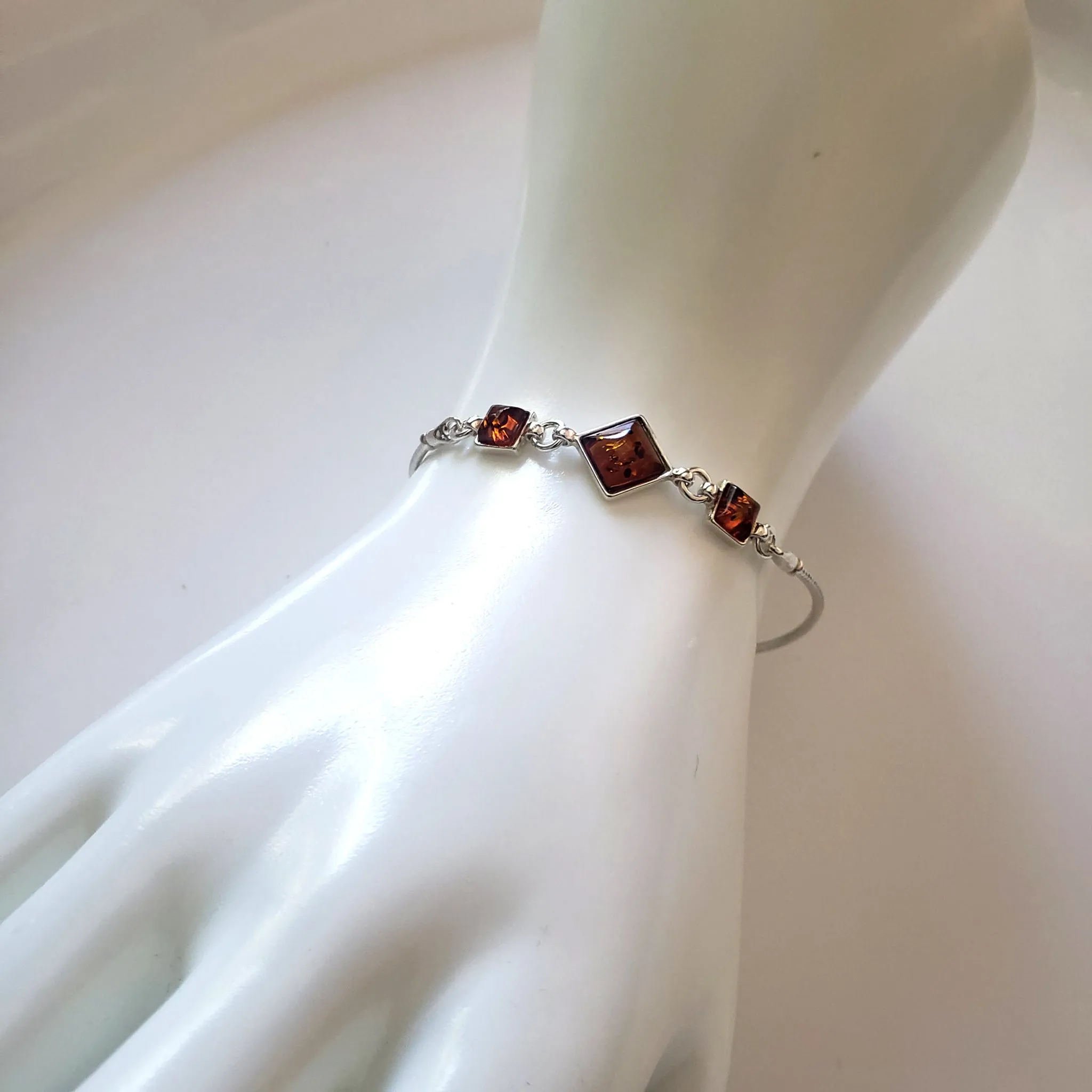 Chain Adjustable Silver Bracelet with Natural Amber