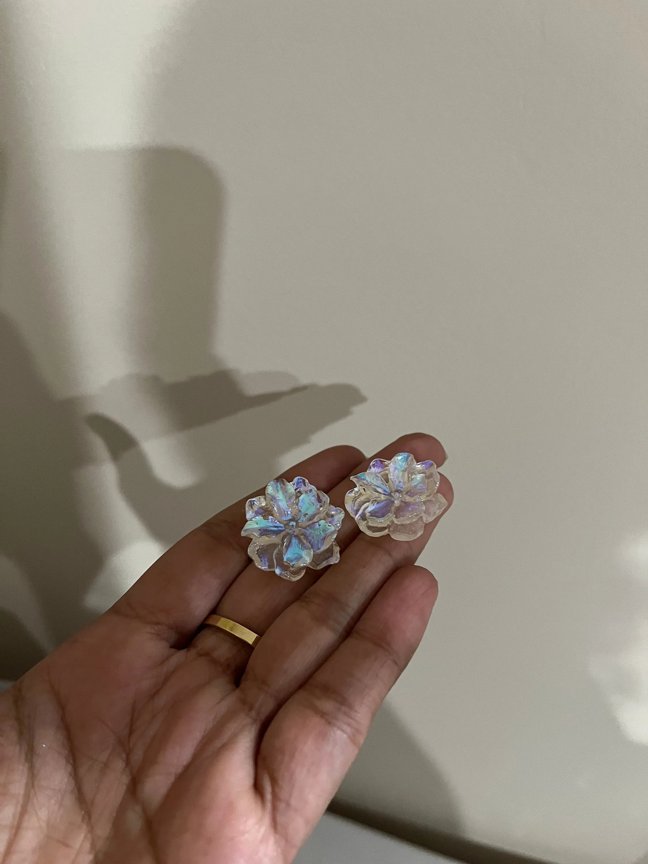 Chunky Clear Acrylic earrings , studs flower clear white earrings , ice large holographic ,  iridescent acrylic earrings , white stud