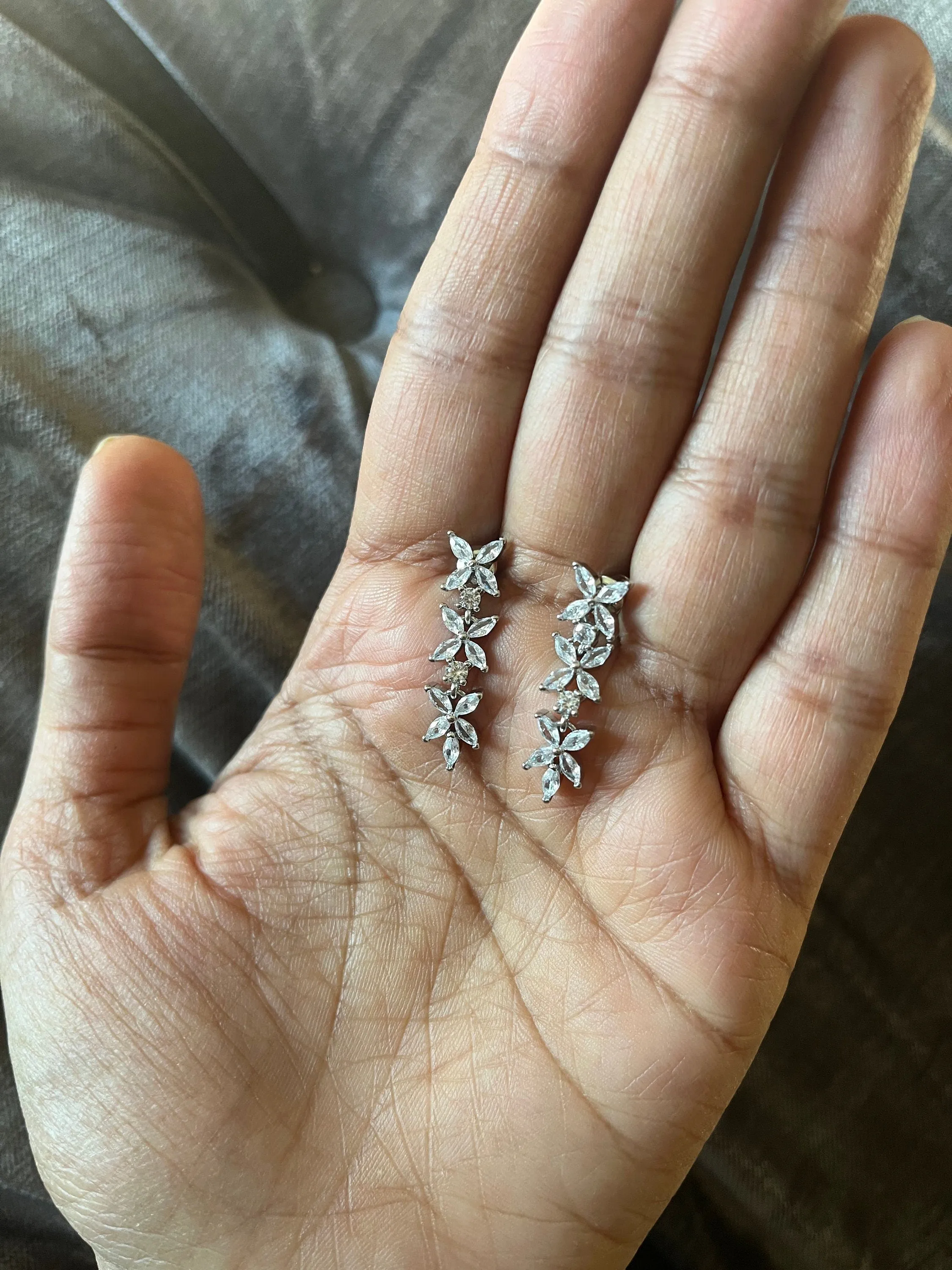 Clear crystal earrings , bridal small clear earrings , bridal silver earrings , bridal white crystal earring ,