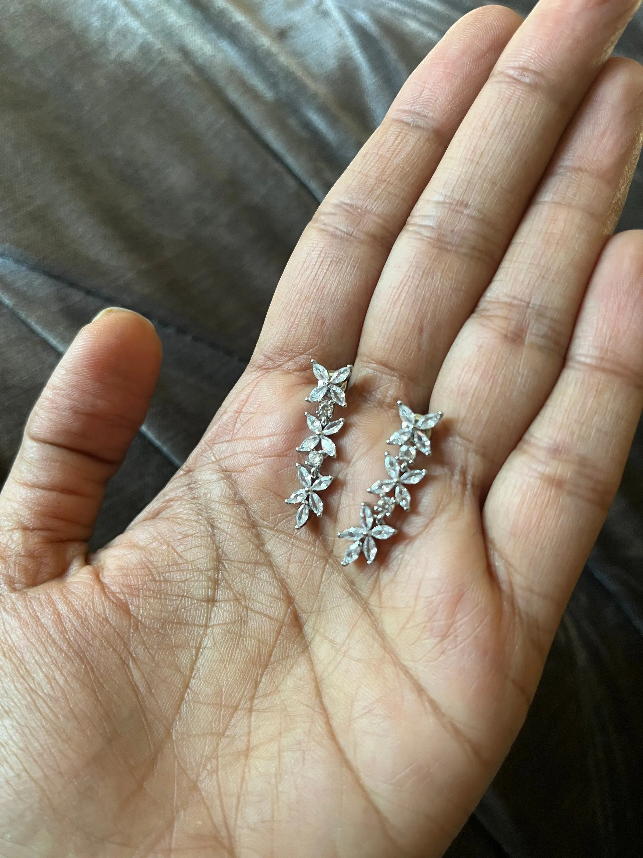Clear crystal earrings , bridal small clear earrings , bridal silver earrings , bridal white crystal earring ,