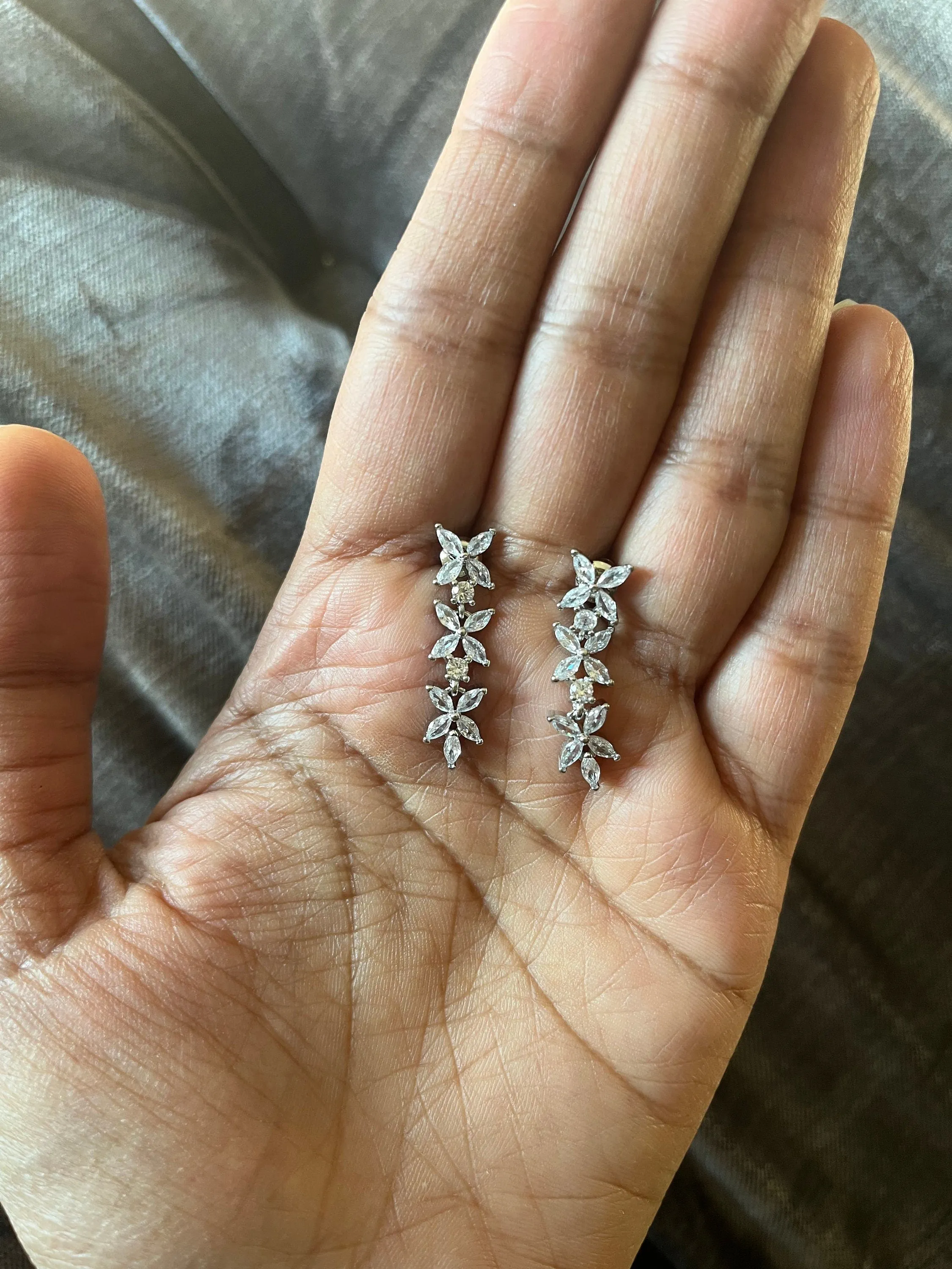 Clear crystal earrings , bridal small clear earrings , bridal silver earrings , bridal white crystal earring ,