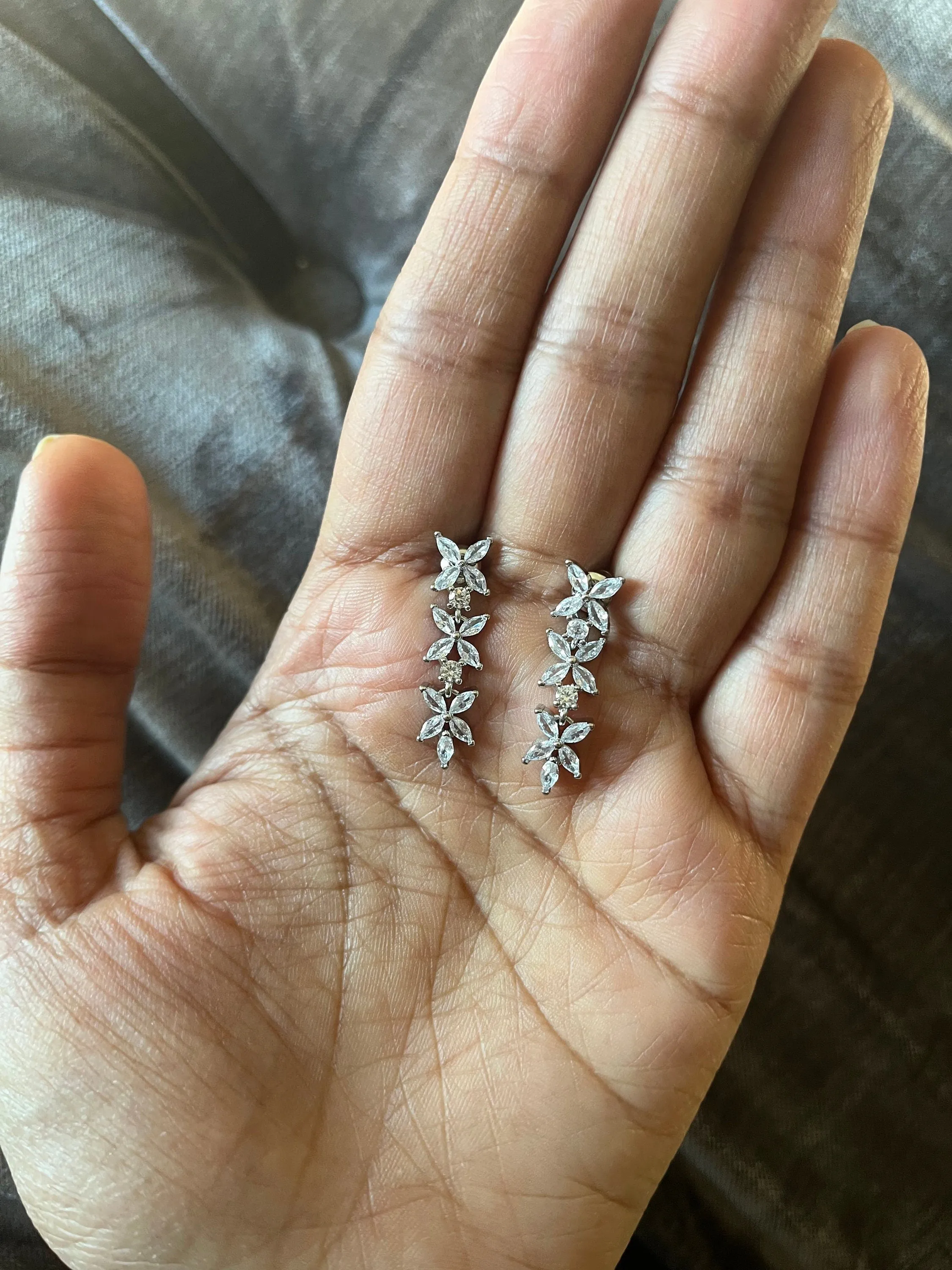 Clear crystal earrings , bridal small clear earrings , bridal silver earrings , bridal white crystal earring ,