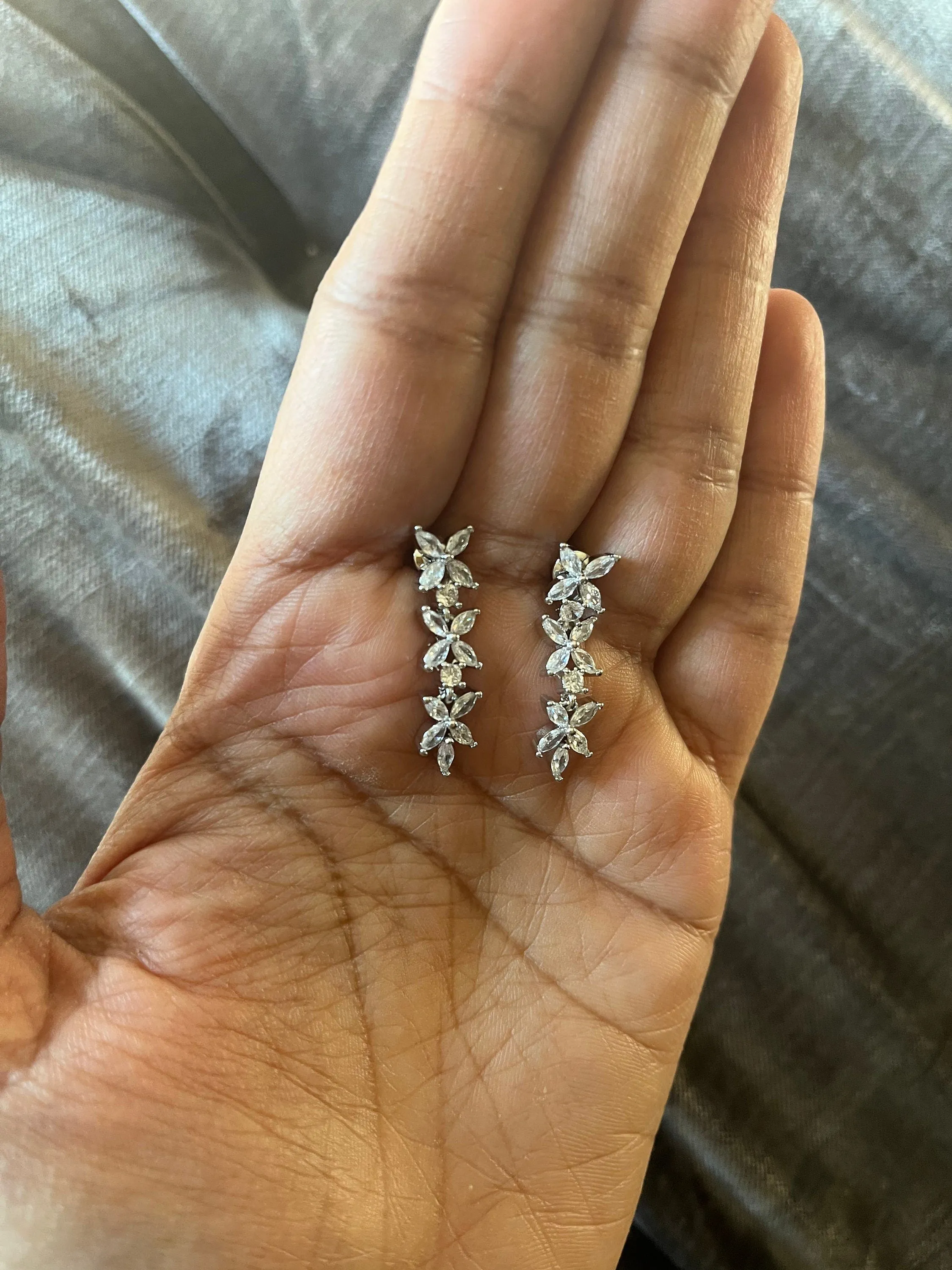 Clear crystal earrings , bridal small clear earrings , bridal silver earrings , bridal white crystal earring ,
