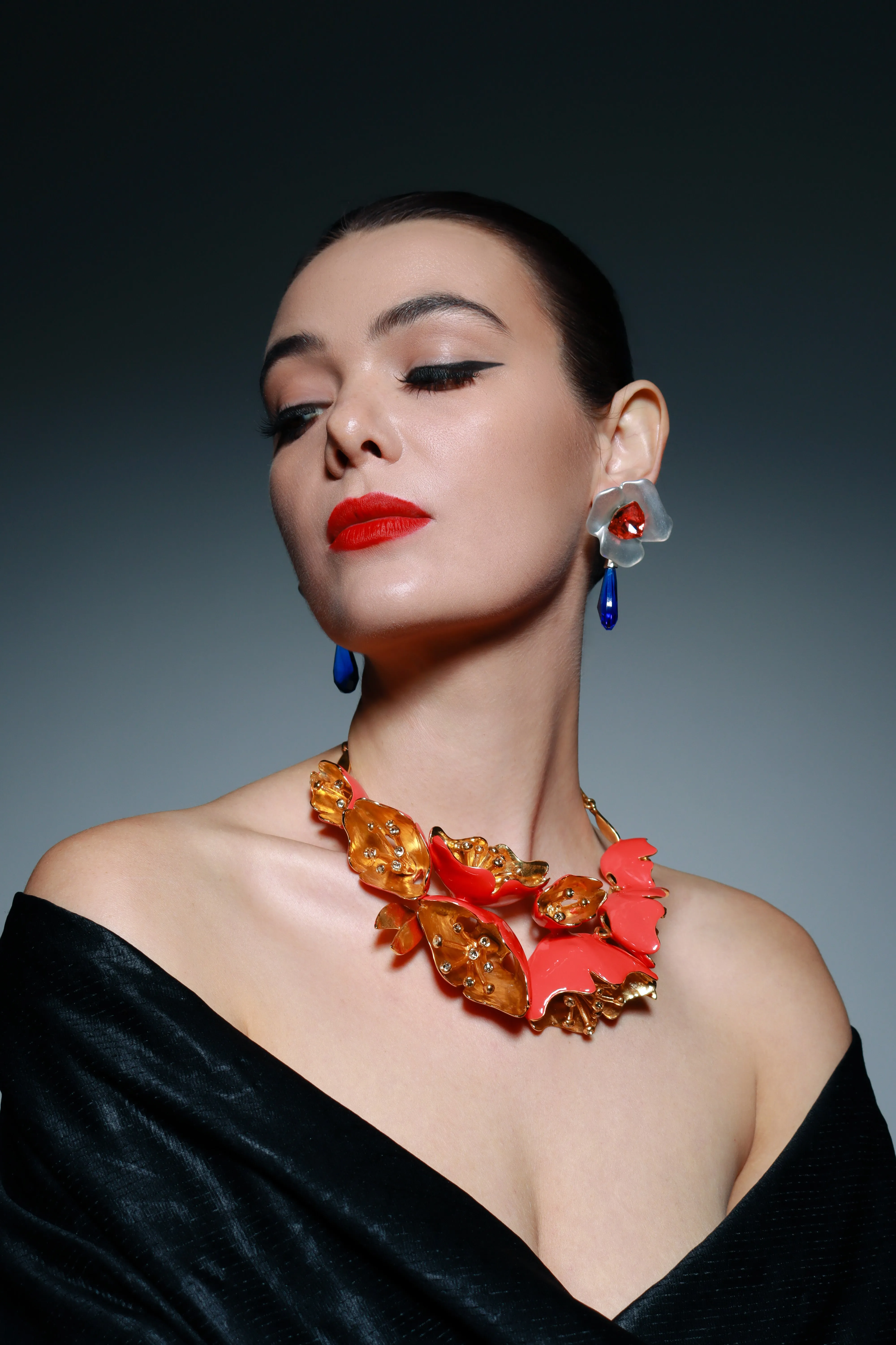 Color Block Crystal Flower Earrings