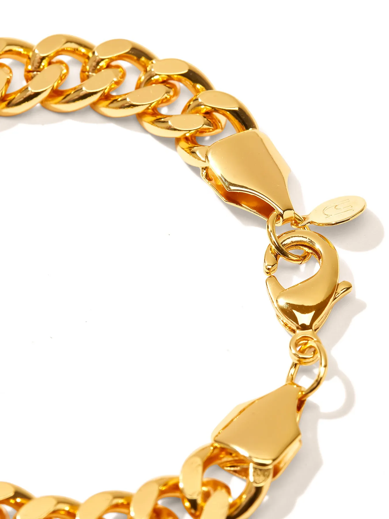 CUBAN LINK BRACELET • Color: 18K Yellow Gold