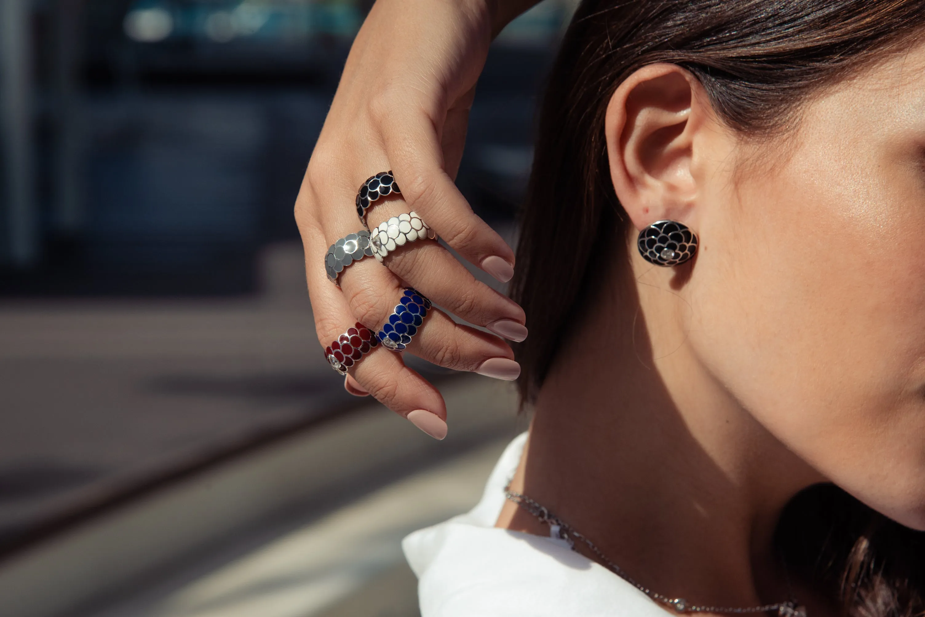Design Enamel Rings with Pear Diamonds