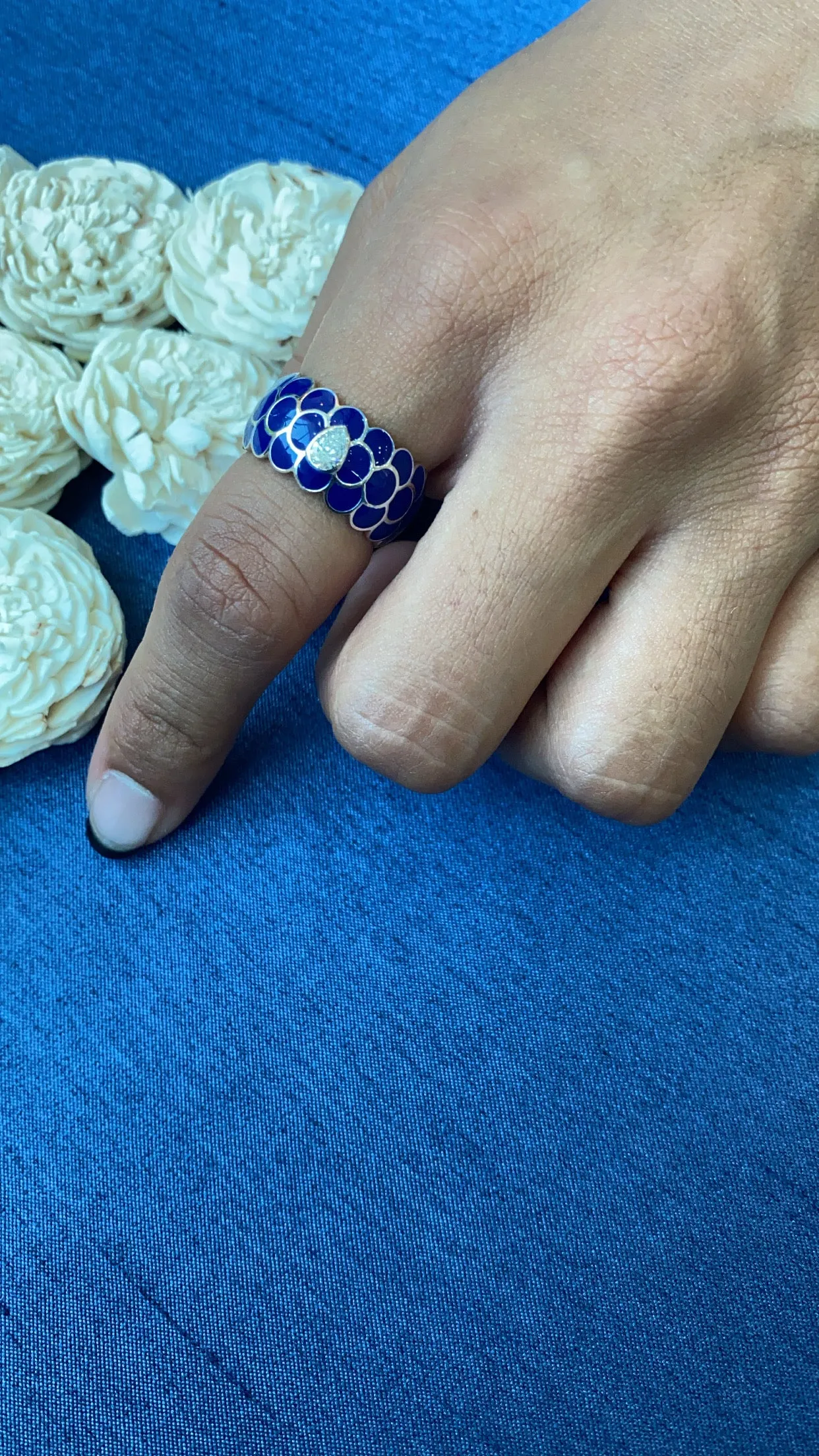 Design Enamel Rings with Pear Diamonds