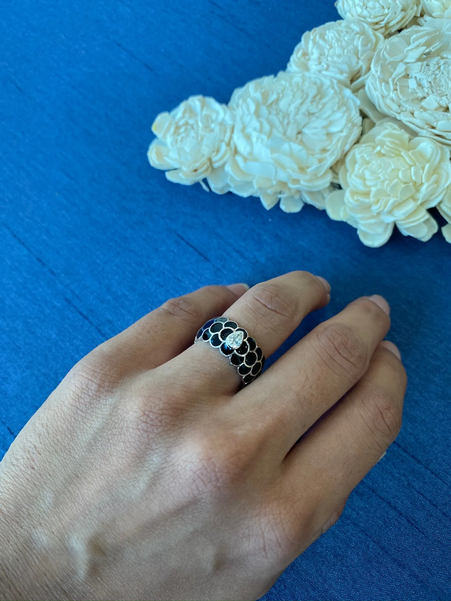 Design Enamel Rings with Pear Diamonds