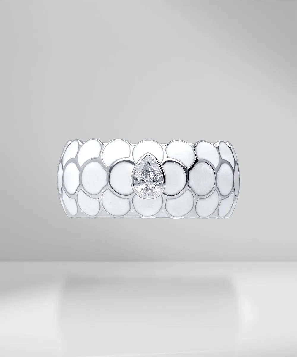 Design Enamel Rings with Pear Diamonds