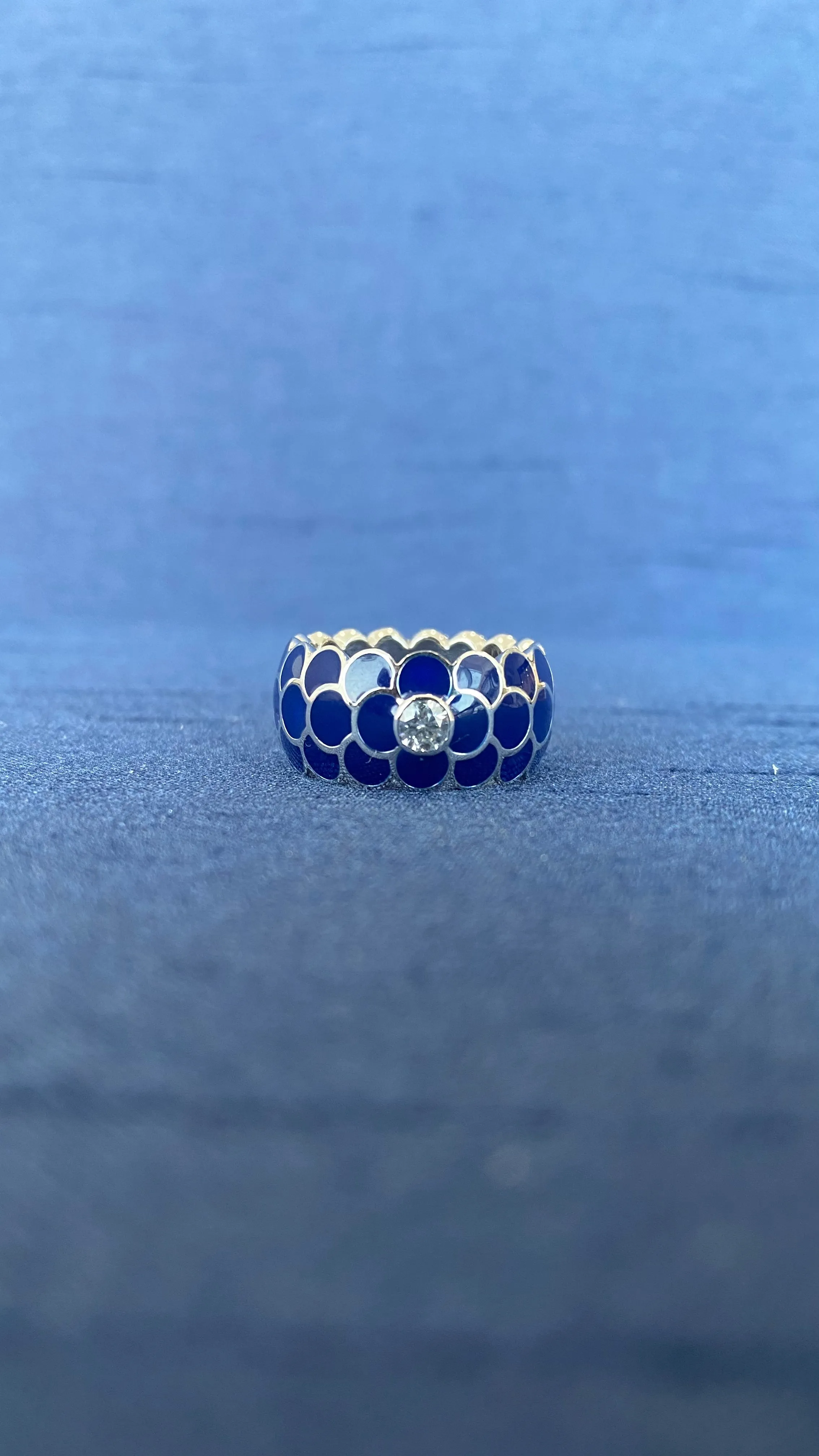 Design Enamel Rings with Round Diamonds