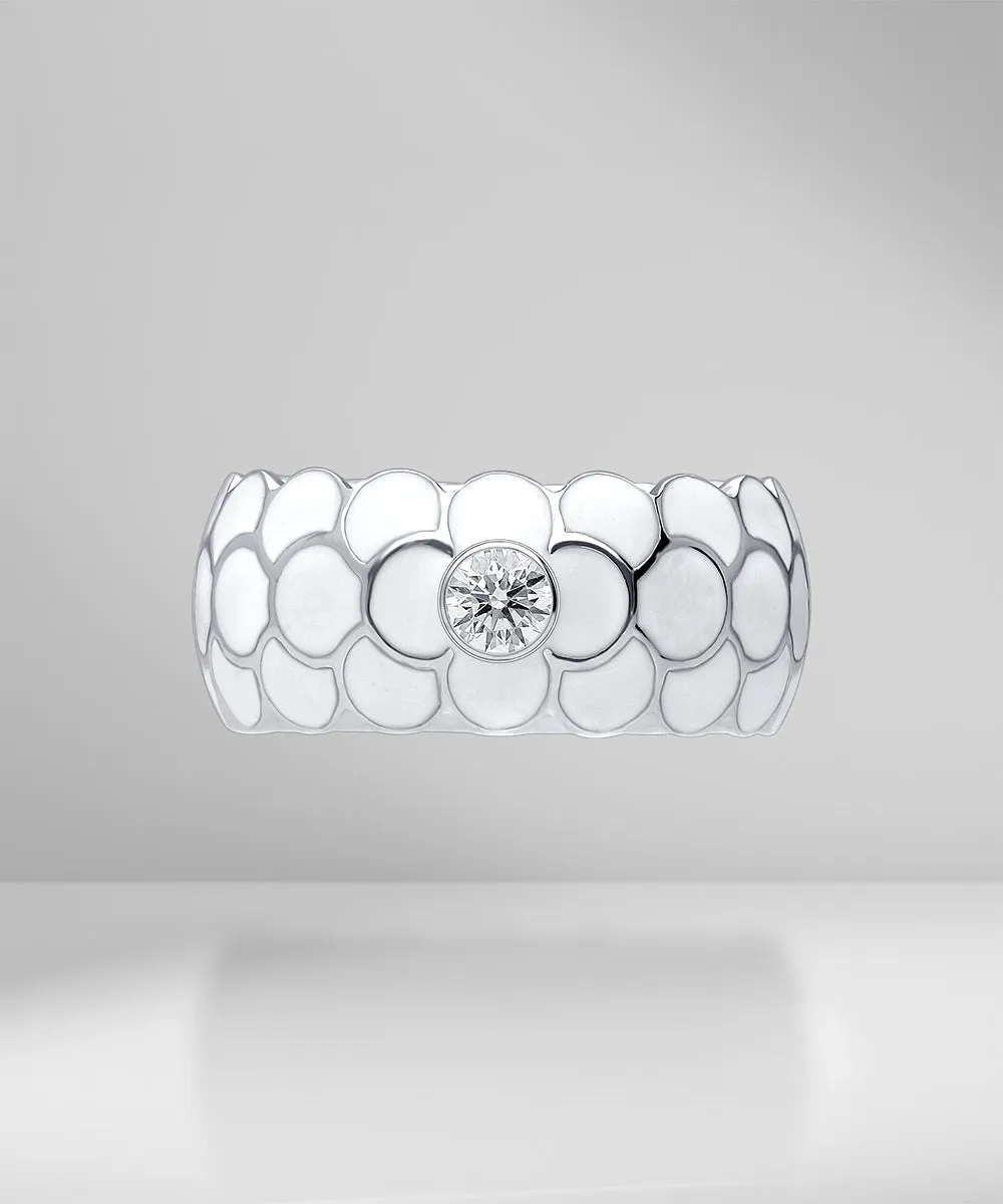 Design Enamel Rings with Round Diamonds