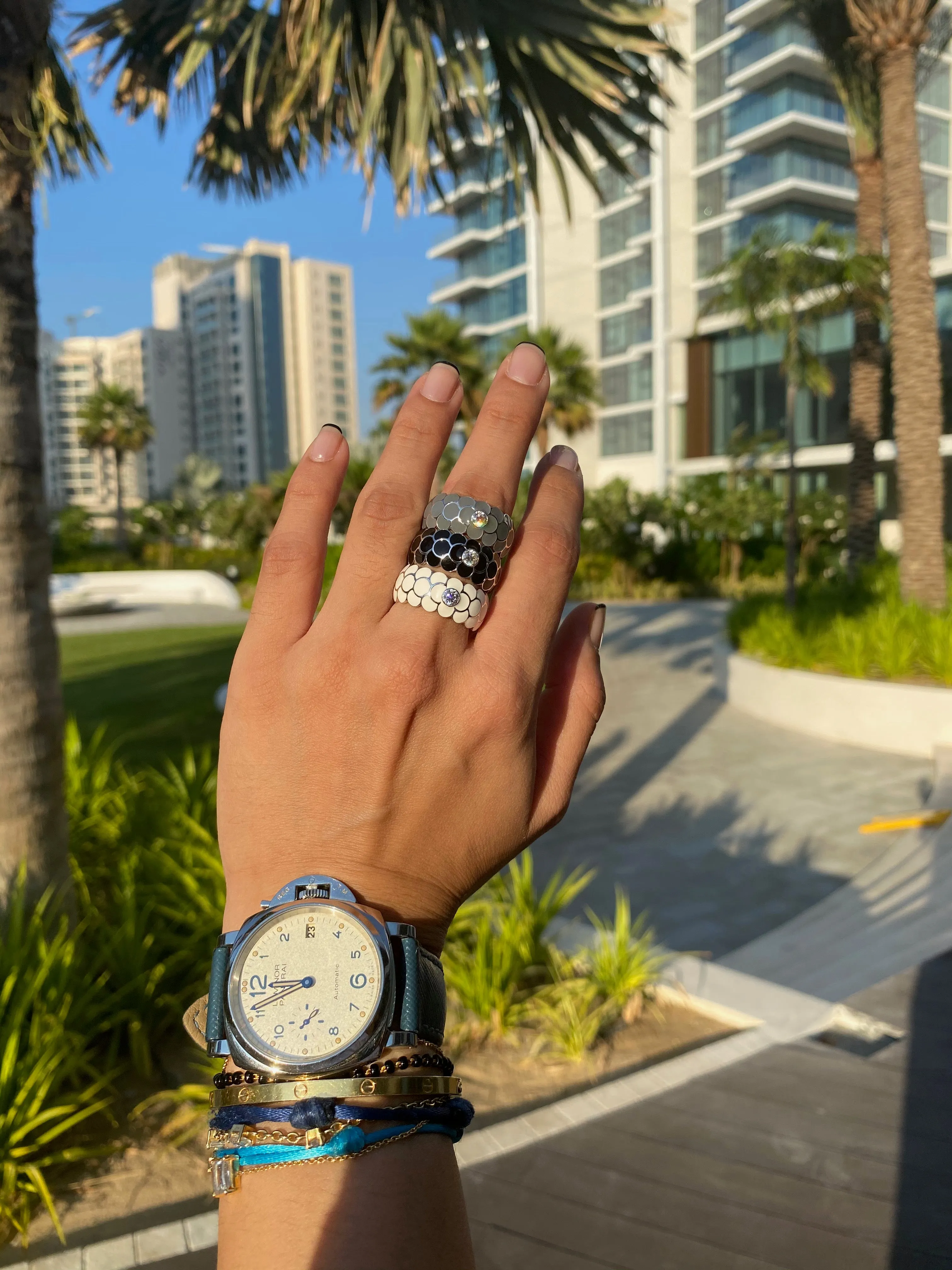 Design Enamel Rings with Round Diamonds