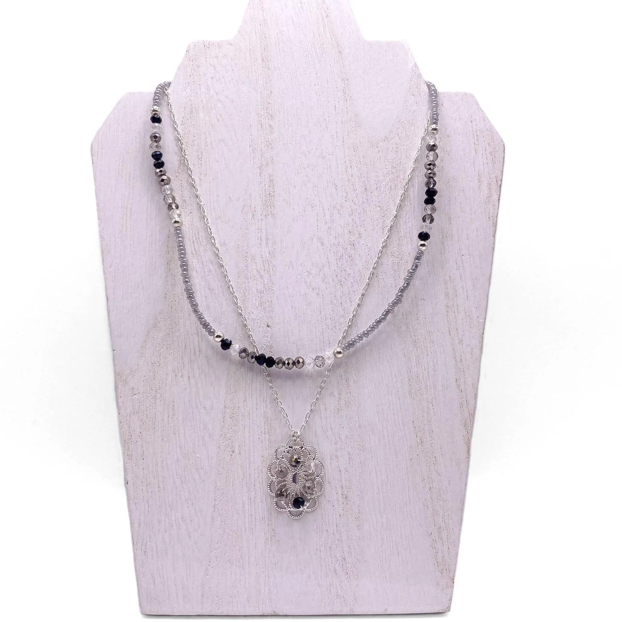 Dianthus necklace