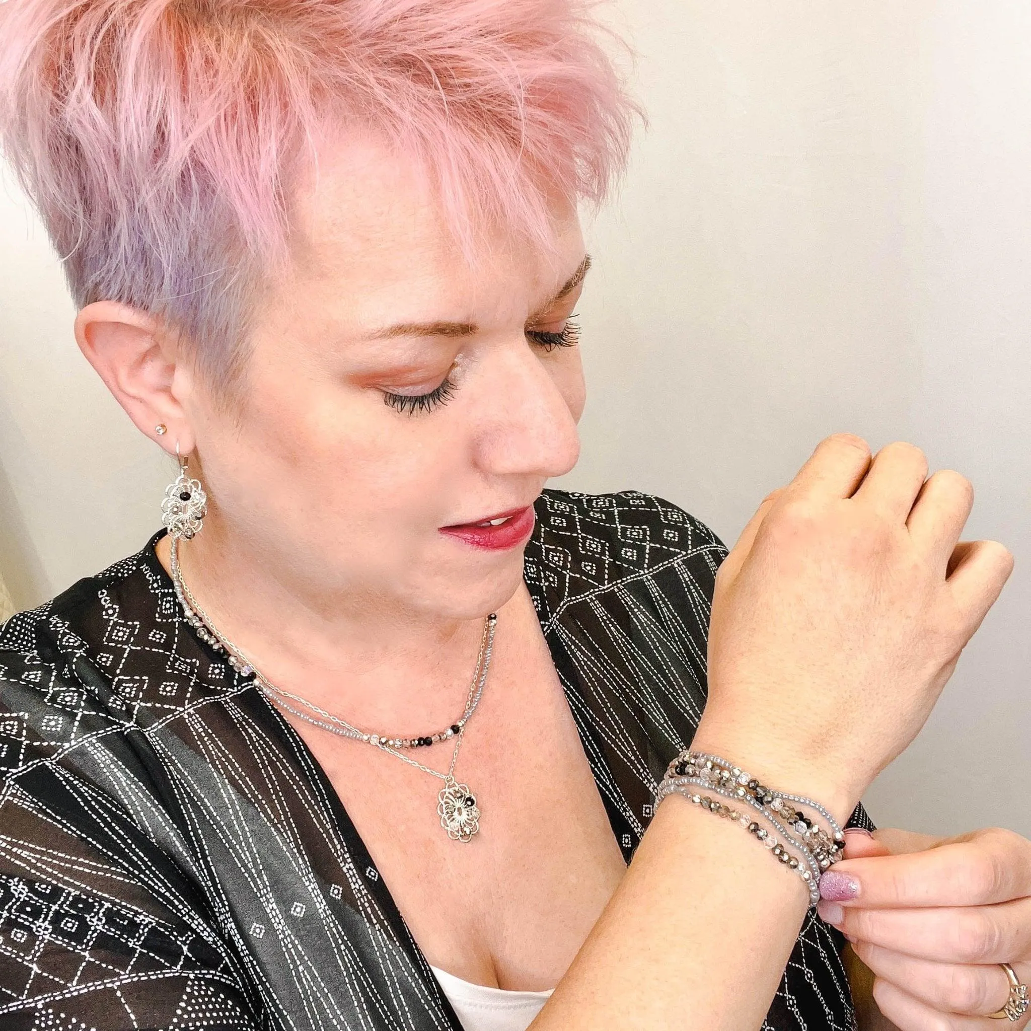Dianthus necklace