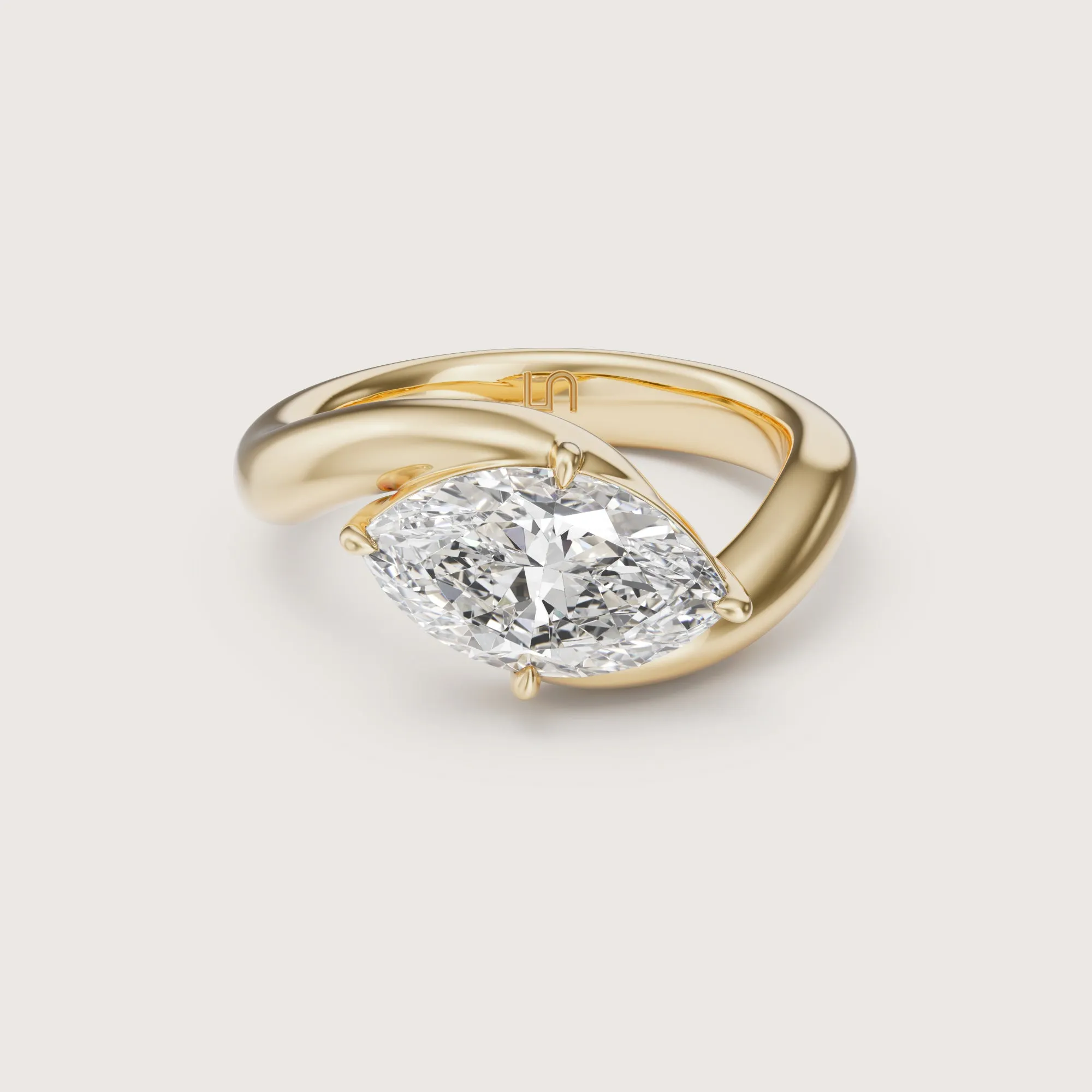 Drift Marquise East West Solitaire