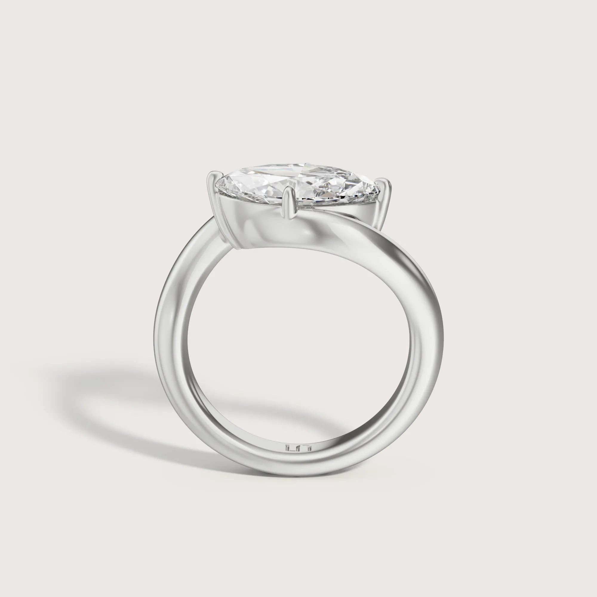 Drift Marquise East West Solitaire