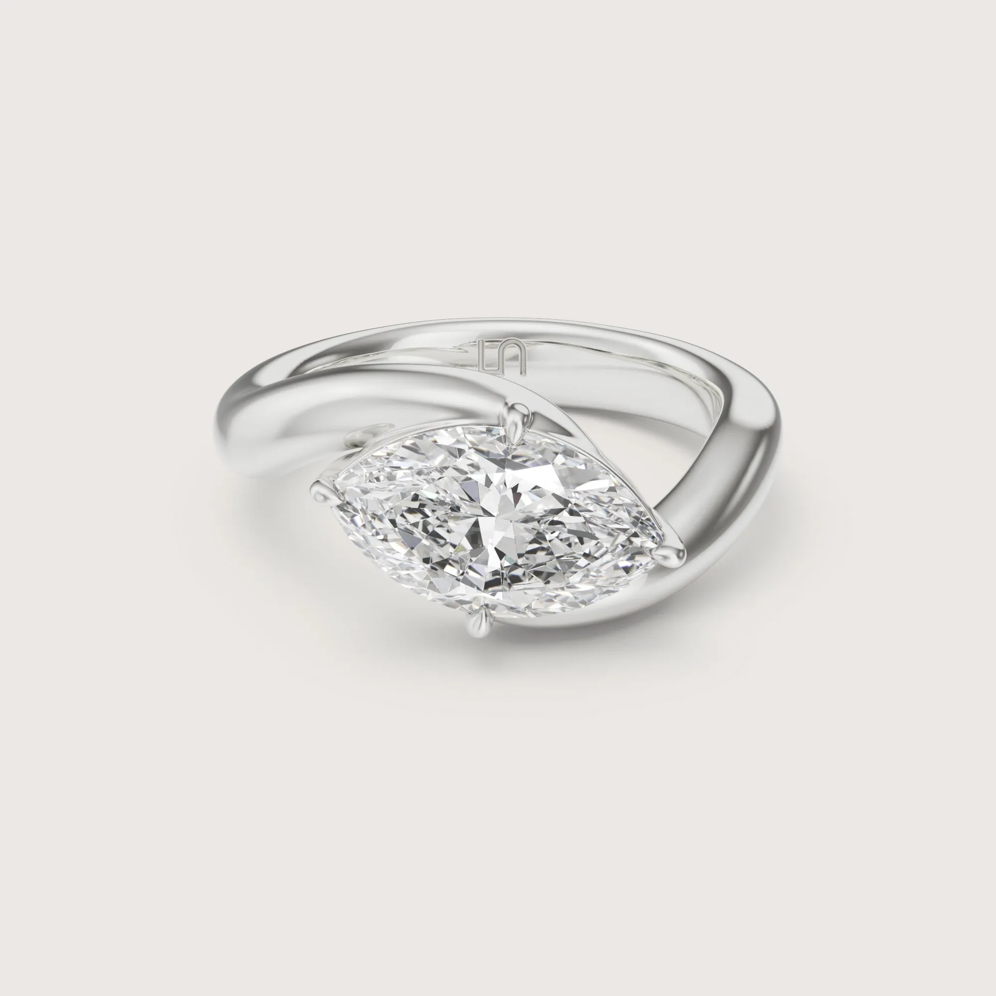 Drift Marquise East West Solitaire