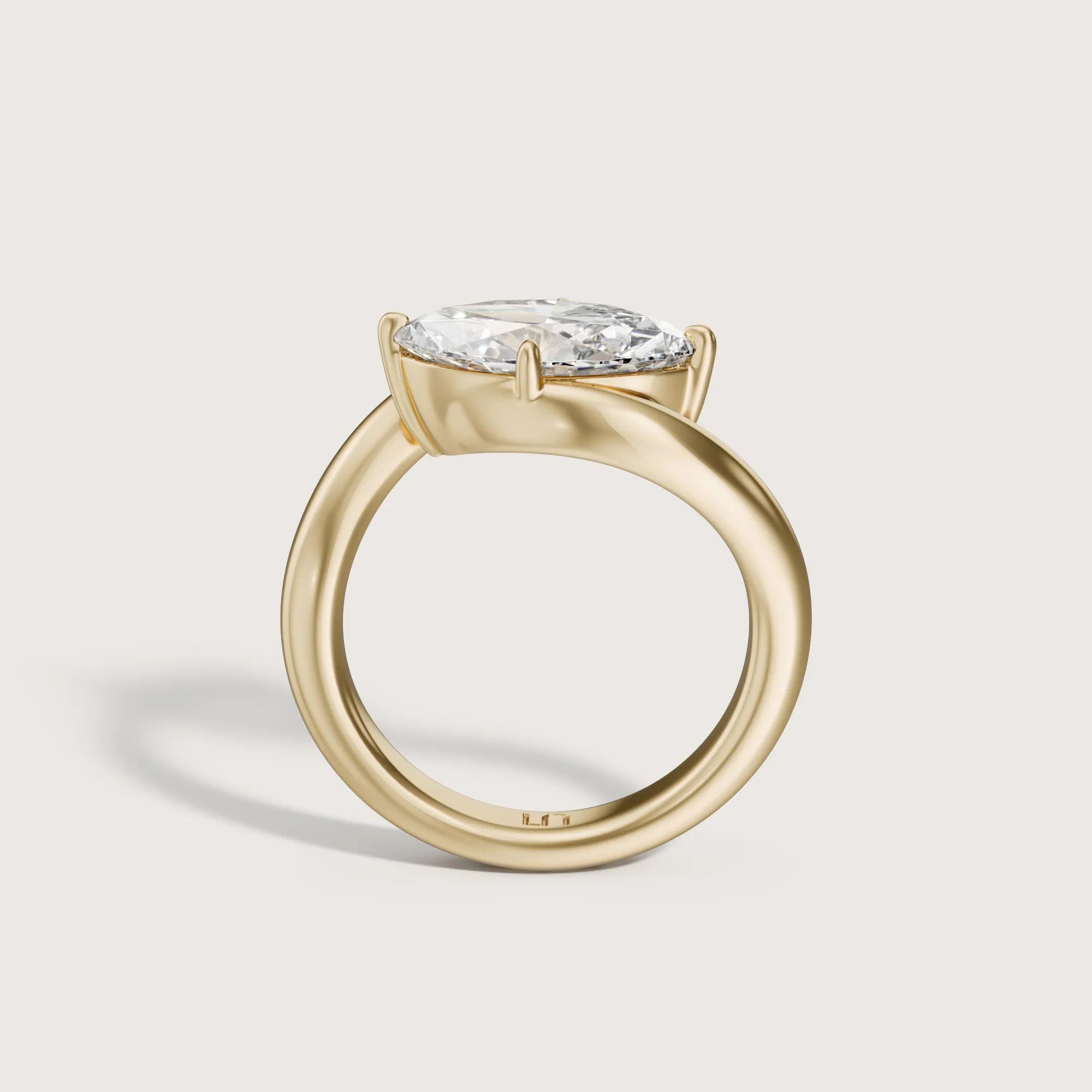 Drift Marquise East West Solitaire