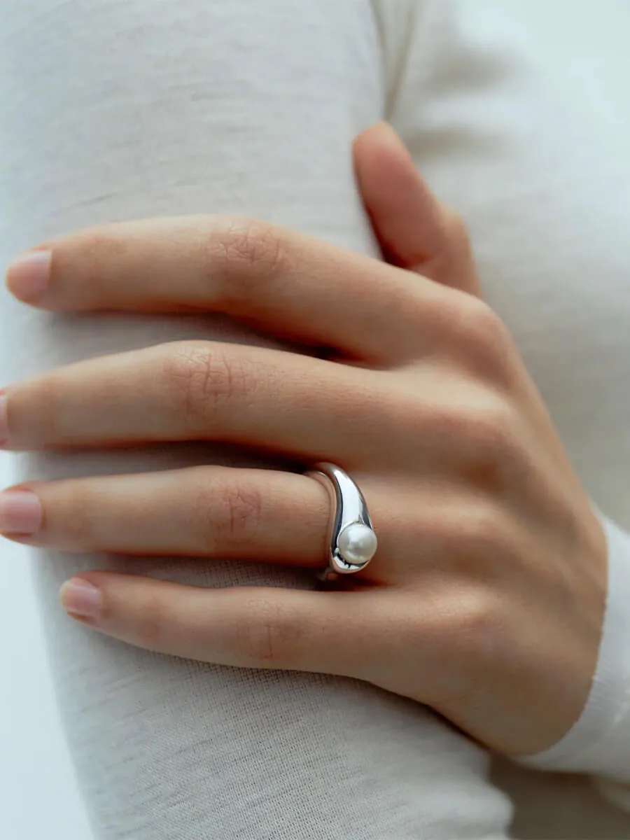 Dualism Freshwater Pearl Ring - Silver