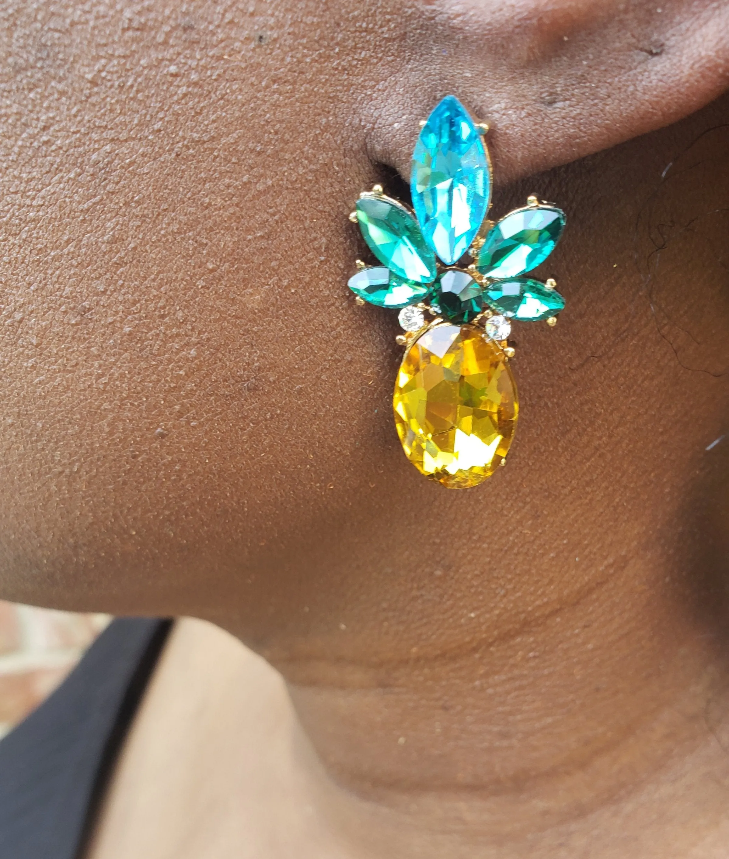 Fine-apple Stud Earrings
