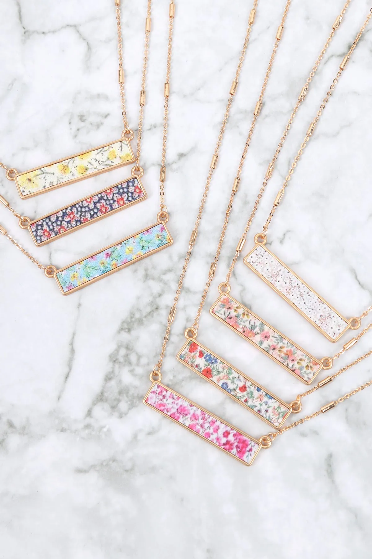 FLORAL PENDANT NECKLACE