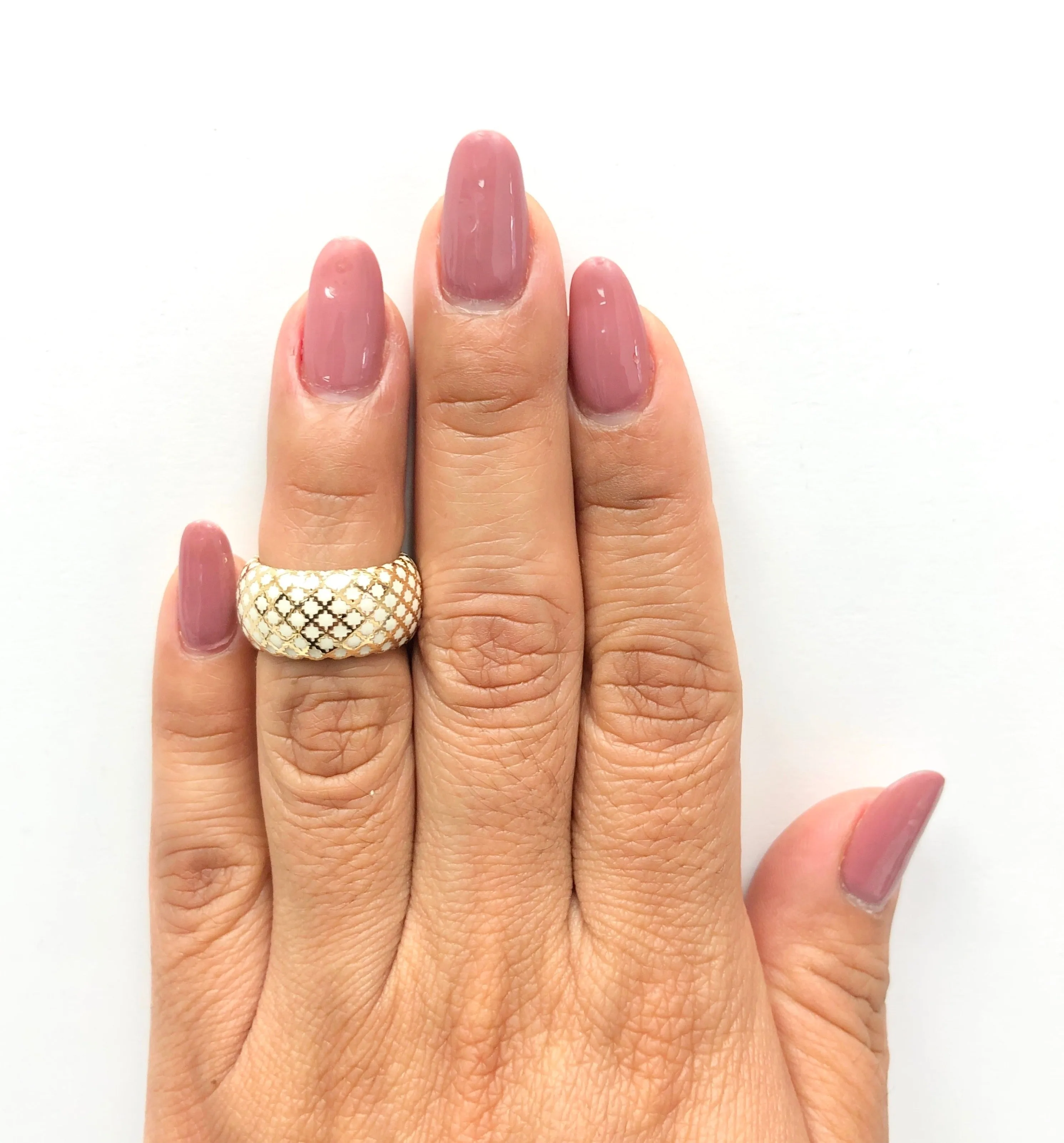 Gucci Diamantissima Collection White Enamel and 18 Karat Yellow Gold Ring