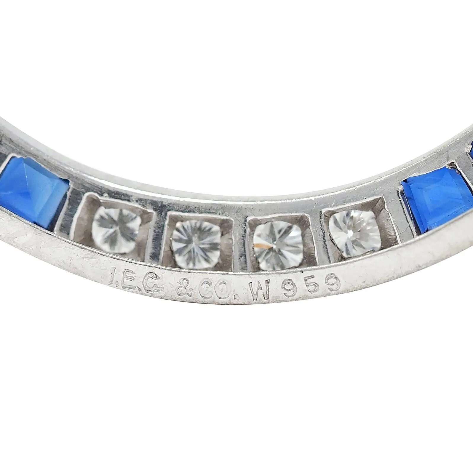 J.E. Caldwell 1950's 2.40 CTW Sapphire Diamond Platinum Vintage Circle Brooch