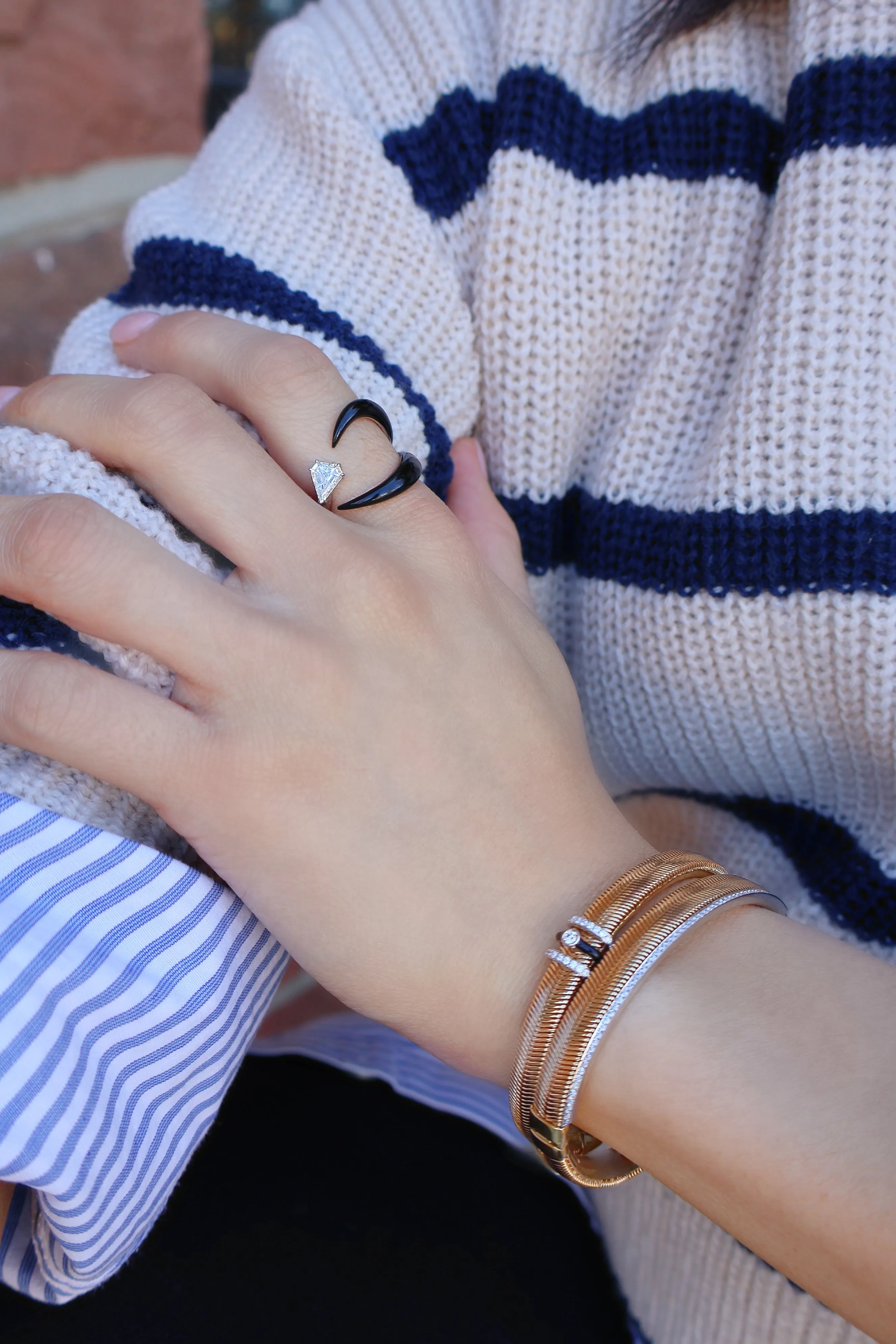 Oui Corner Diamond Ring