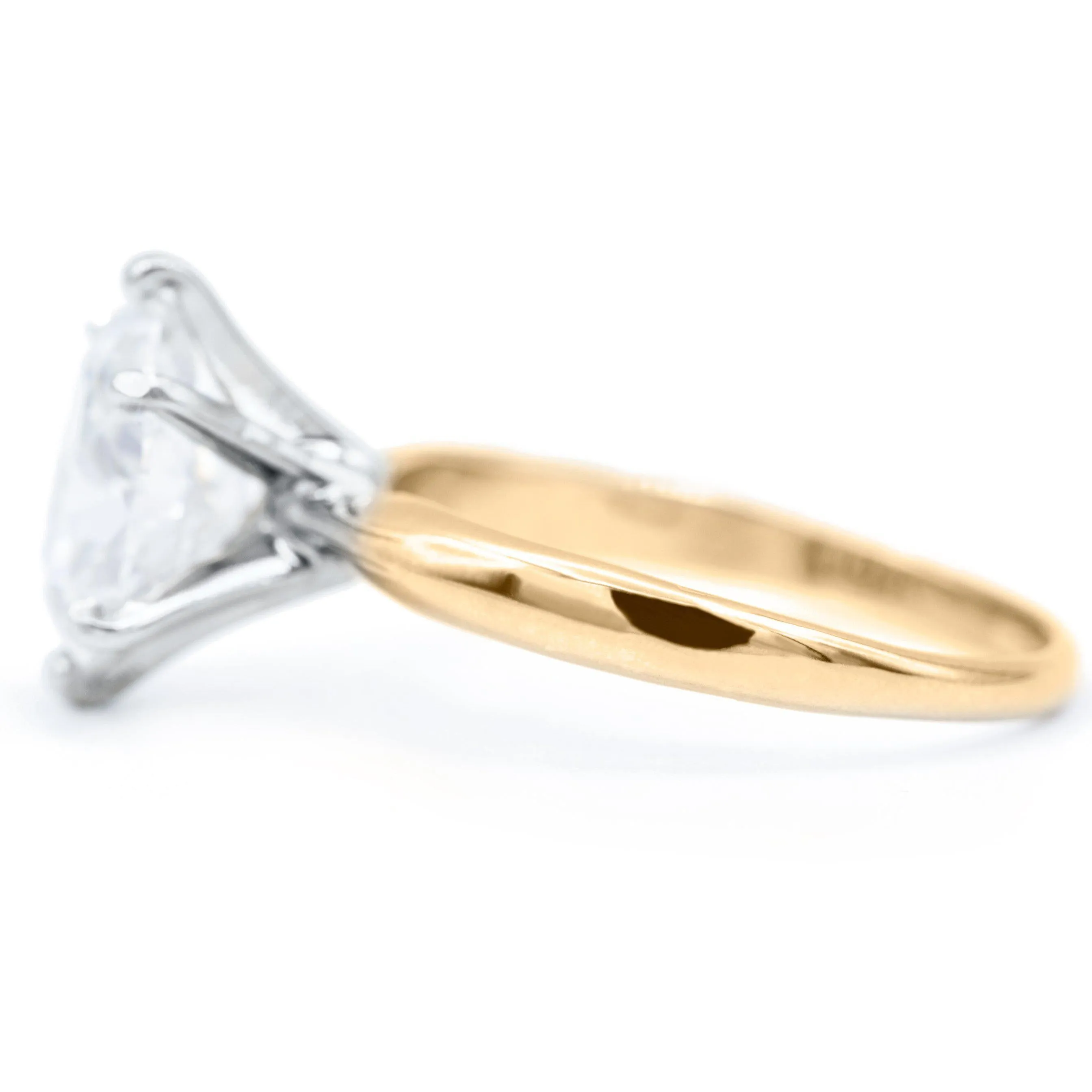 Oval First Crush FAB Moissanite 6 Prongs FANCY Solitaire Ring
