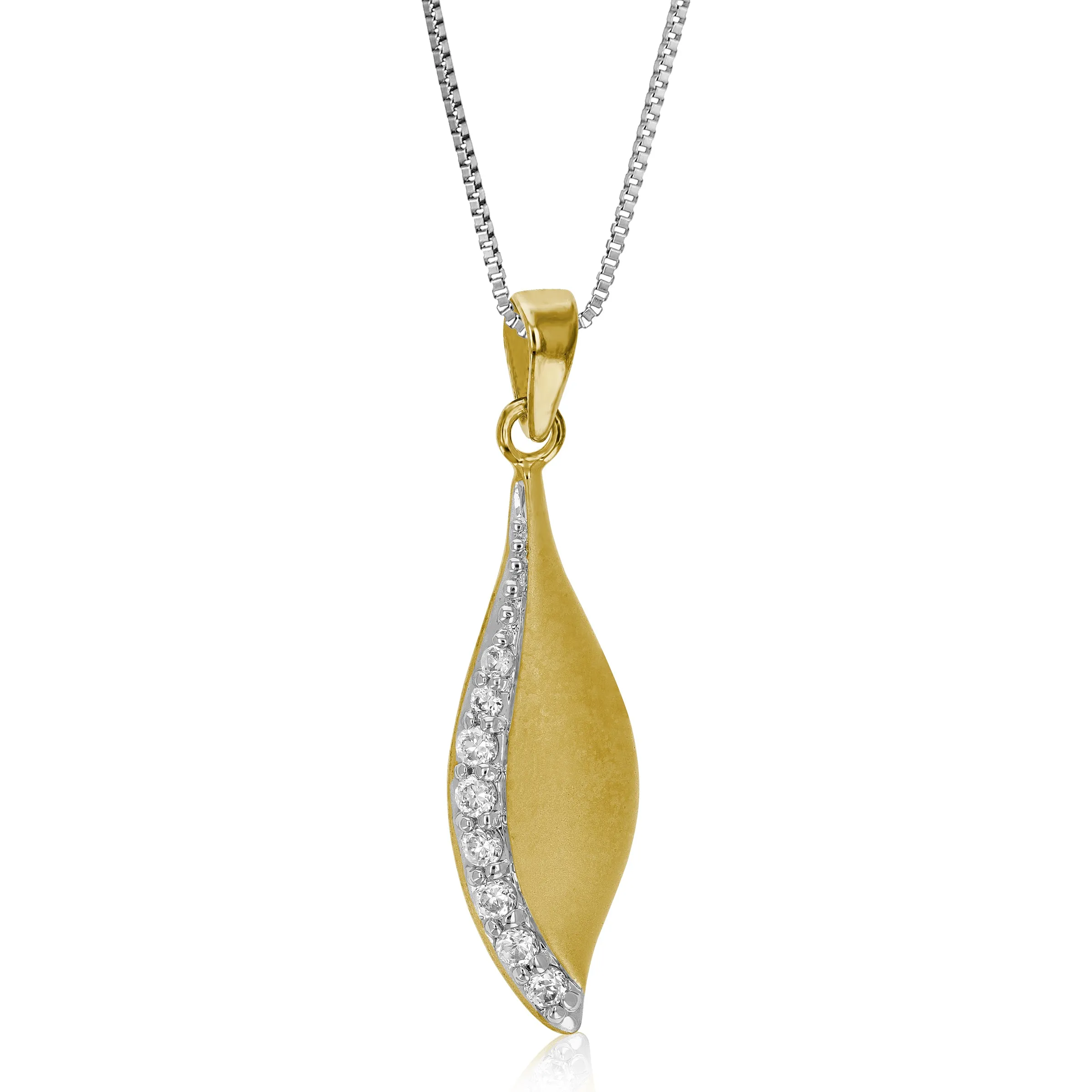Pendant Necklace, Yellow Gold Plated Fashion Pendant Necklace for Women in Brass with 18 Inch Chain