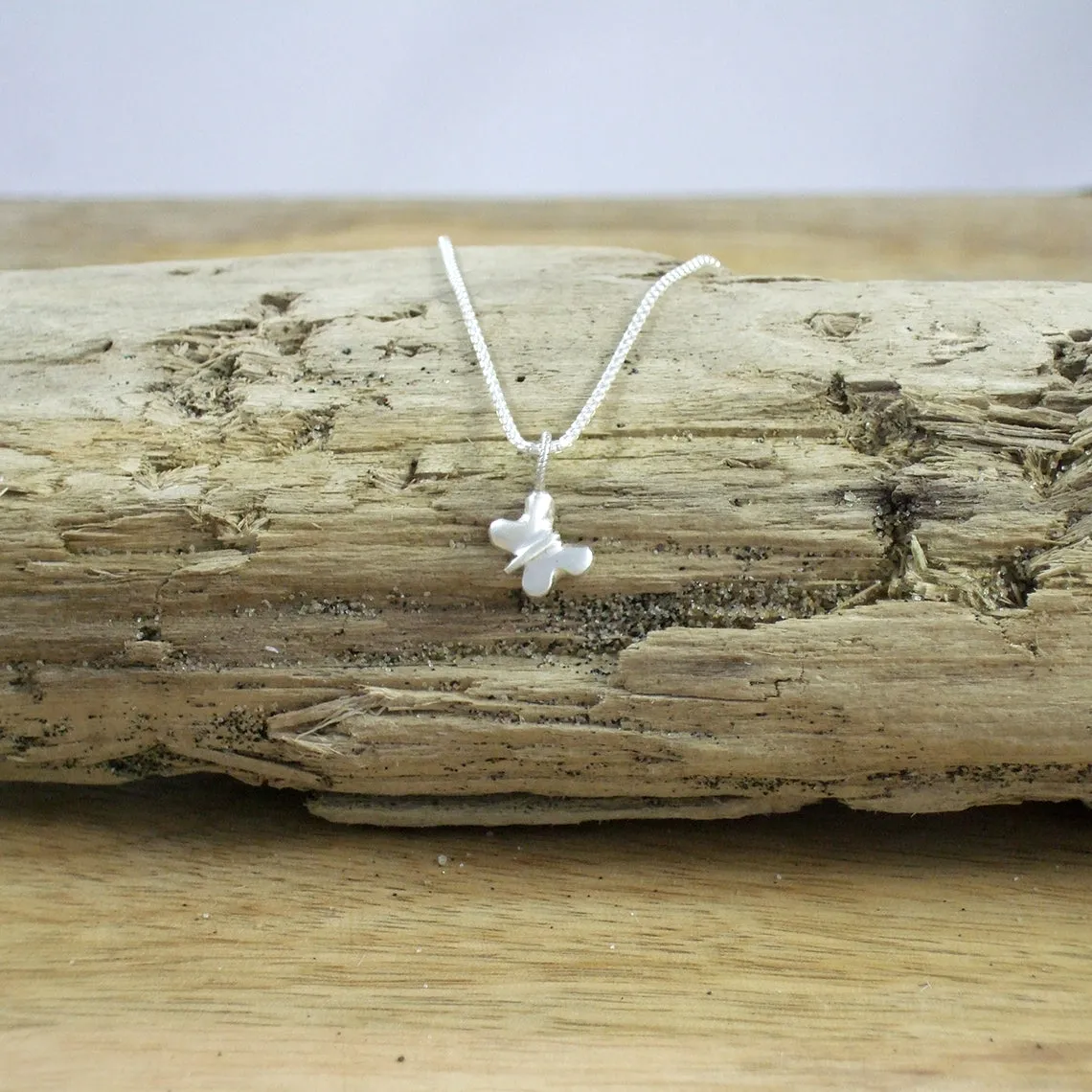 Pequeño Butterfly Pendant