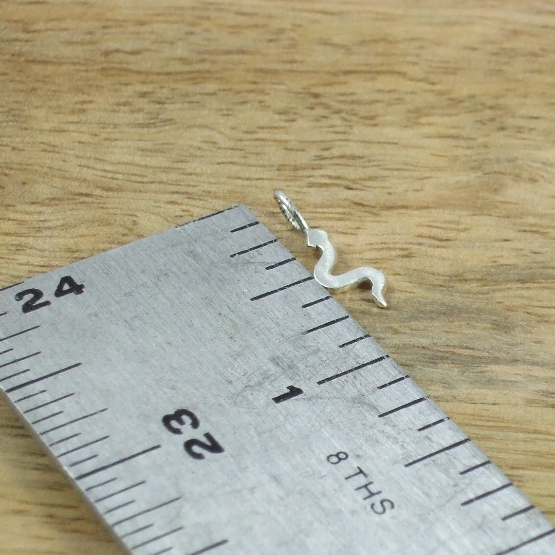Pequeño Snake Pendant