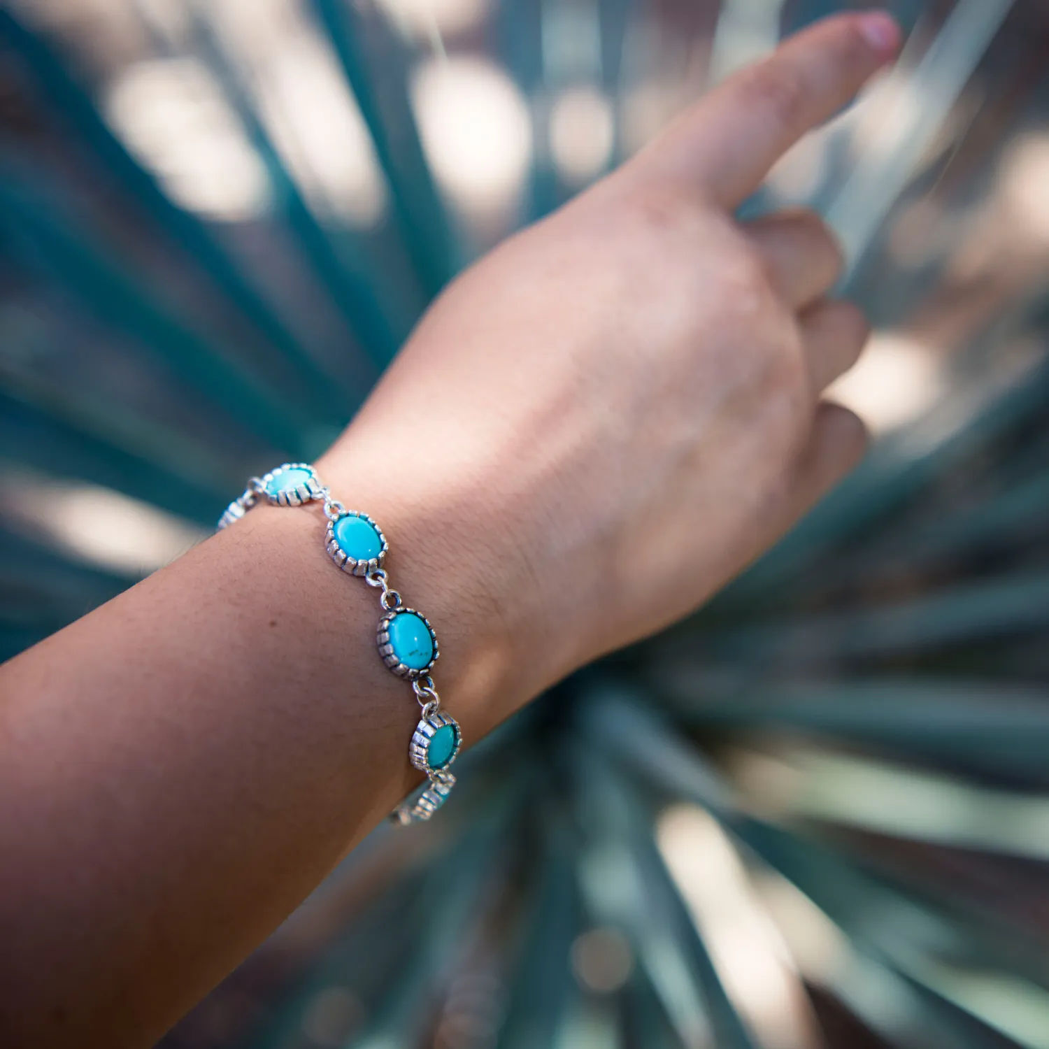 Radiante: Daybreak Turquoise Chain Bracelet