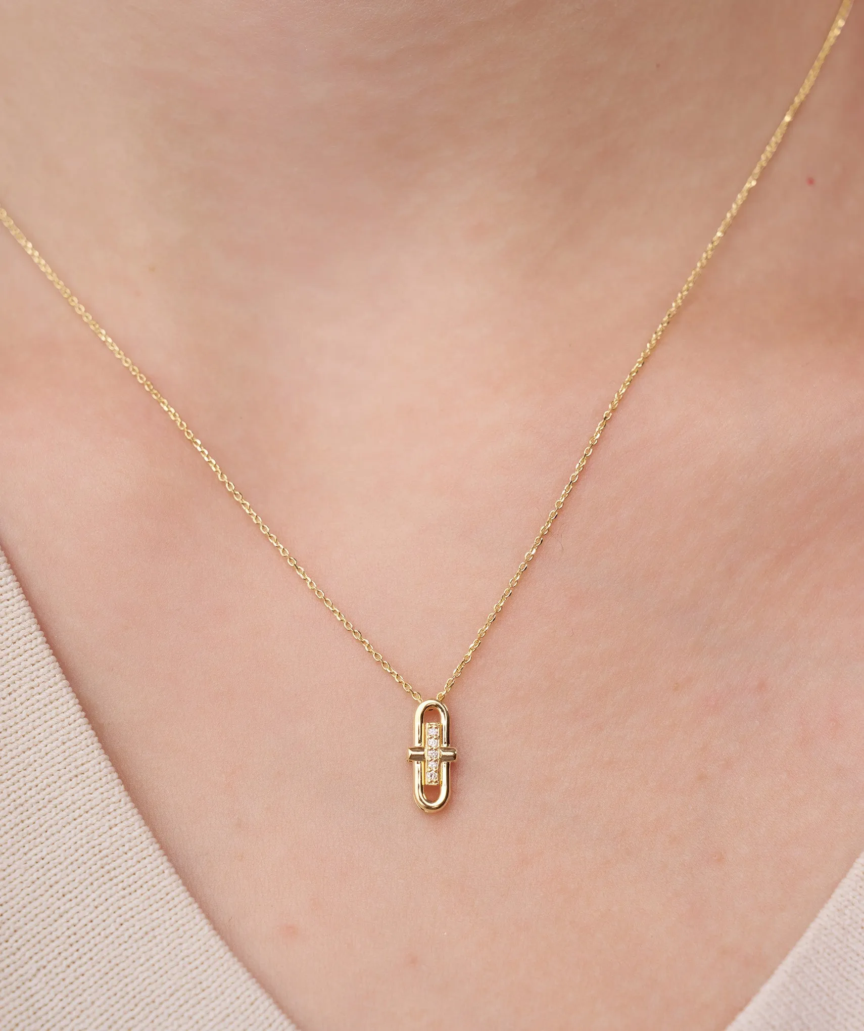 Sleek Gold & Diamond Necklace