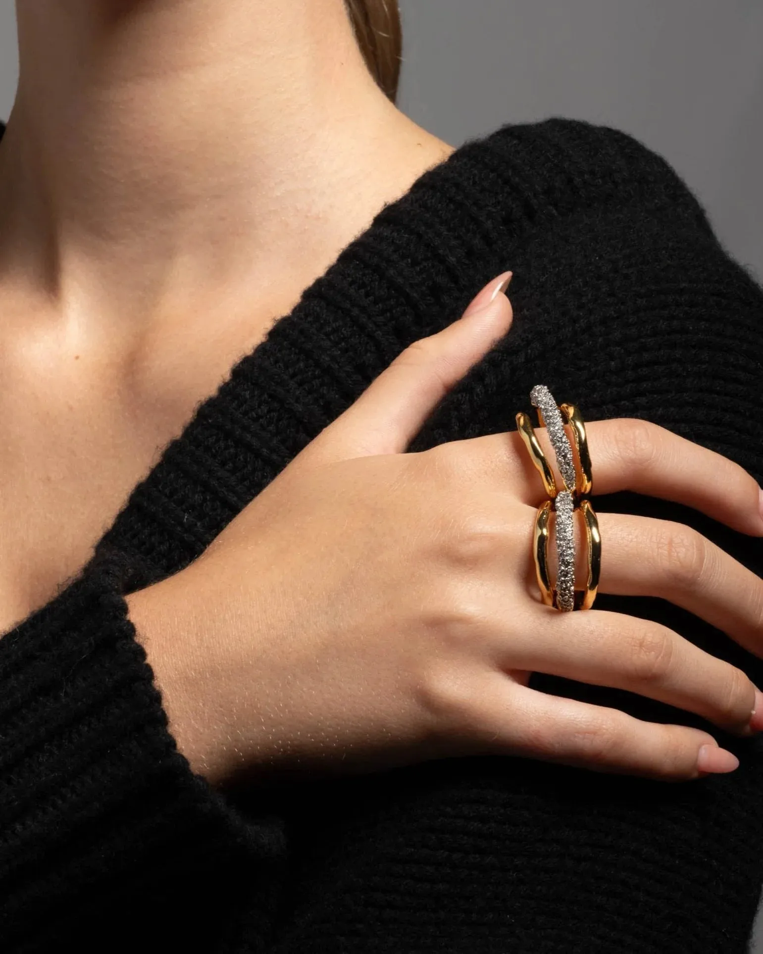 Solanales Crystal Orbiting Ring - Gold - Size 7