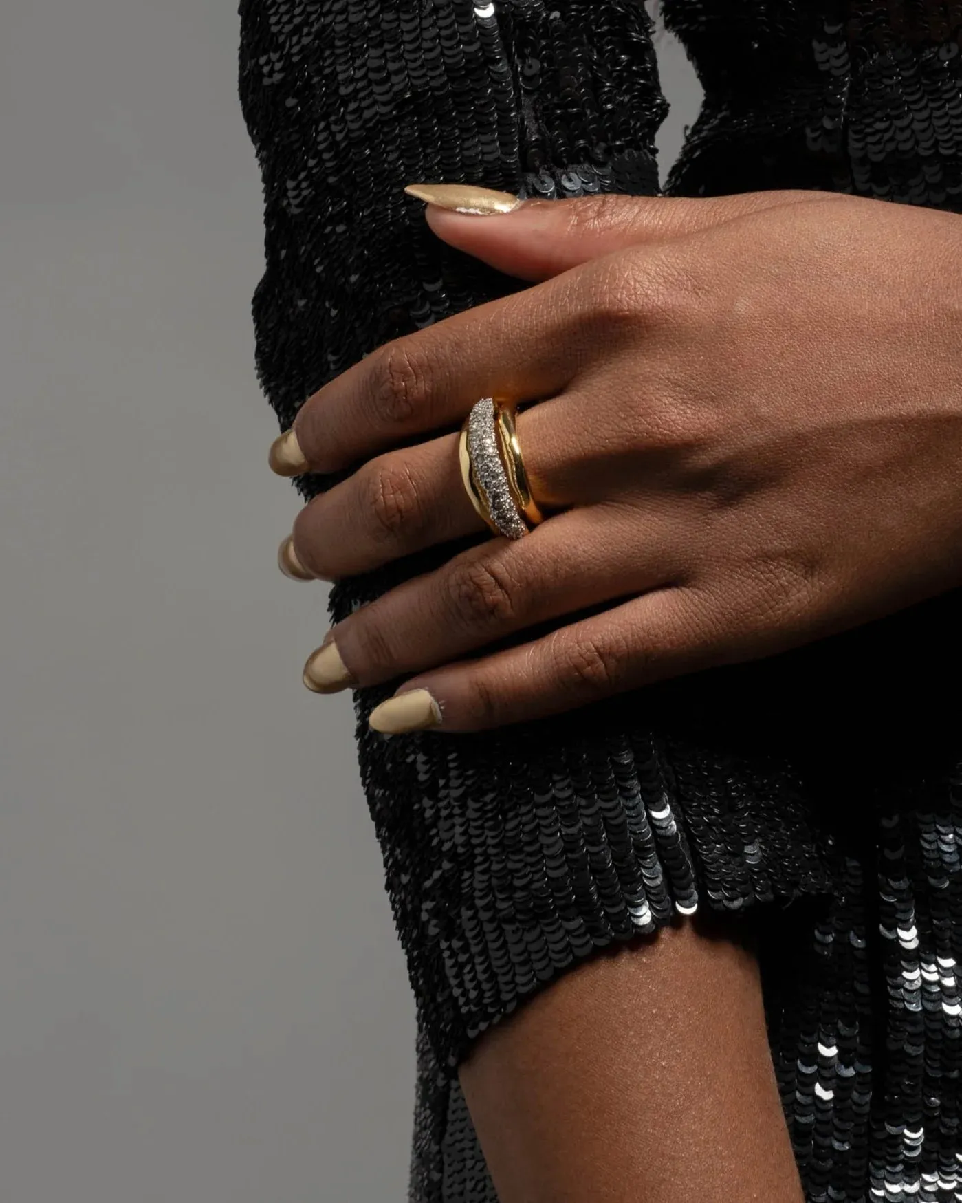 Solanales Crystal Orbiting Ring - Gold - Size 7