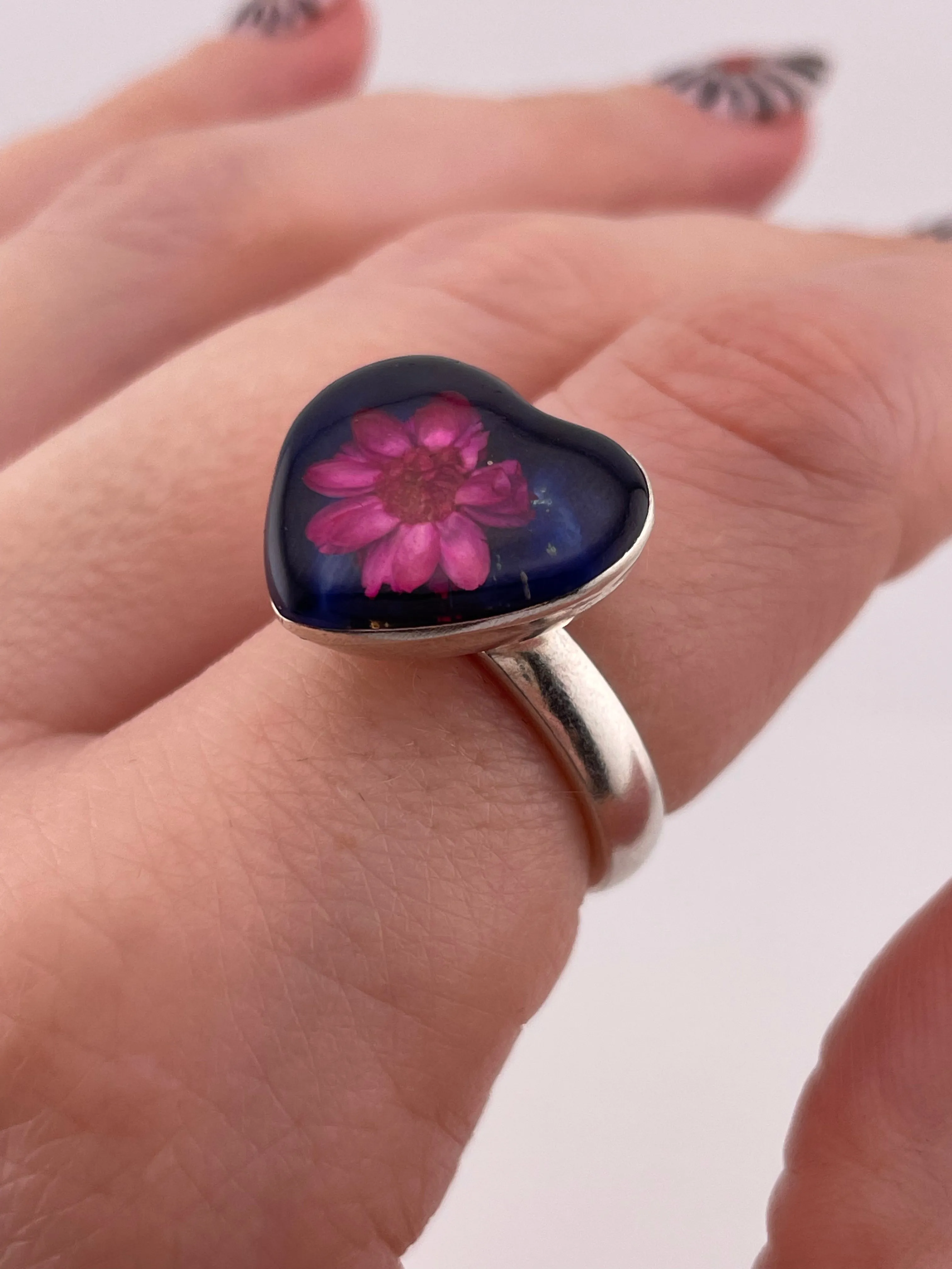 sterling silver flower in resin heart shaped ring *SELECT SIZE*